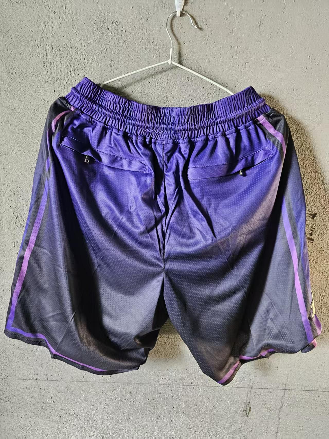 NBA Los Angeles Lakers Short Small Size Size US 32 / EU 48 - 4 Thumbnail