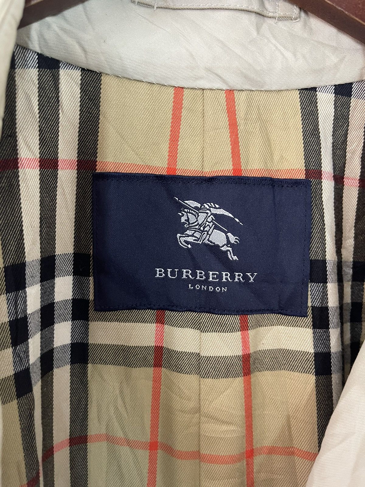 Burberry Prorsum VINTAGE ICONIC BURBERRYS LONDON BEIGE DOUBLE BREAST TRENCH Size US L / EU 52-54 / 3 - 6 Thumbnail
