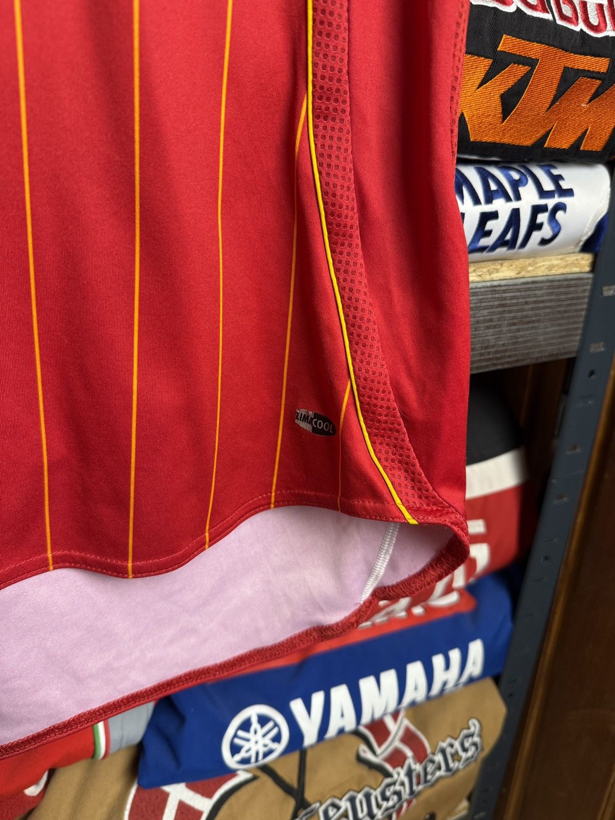 Adidas VINTAGE ADIDAS SPAIN 2005 FOOTBALL SOCCER HOME JERSEY Size US L / EU 52-54 / 3 - 6 Thumbnail