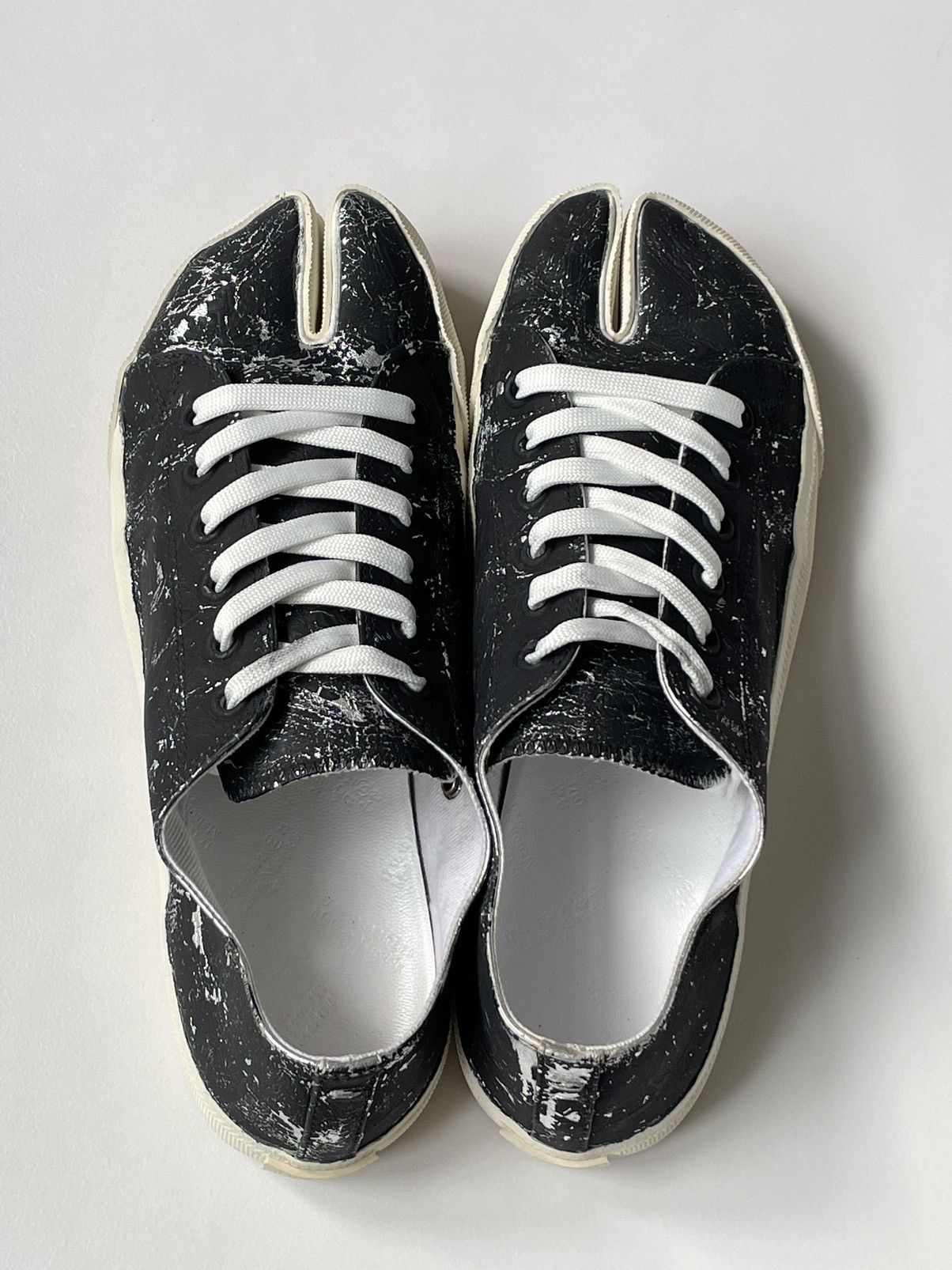Maison Margiela Painted Leather Tabi Sneakers Size US 10 / EU 43 - 9 Thumbnail