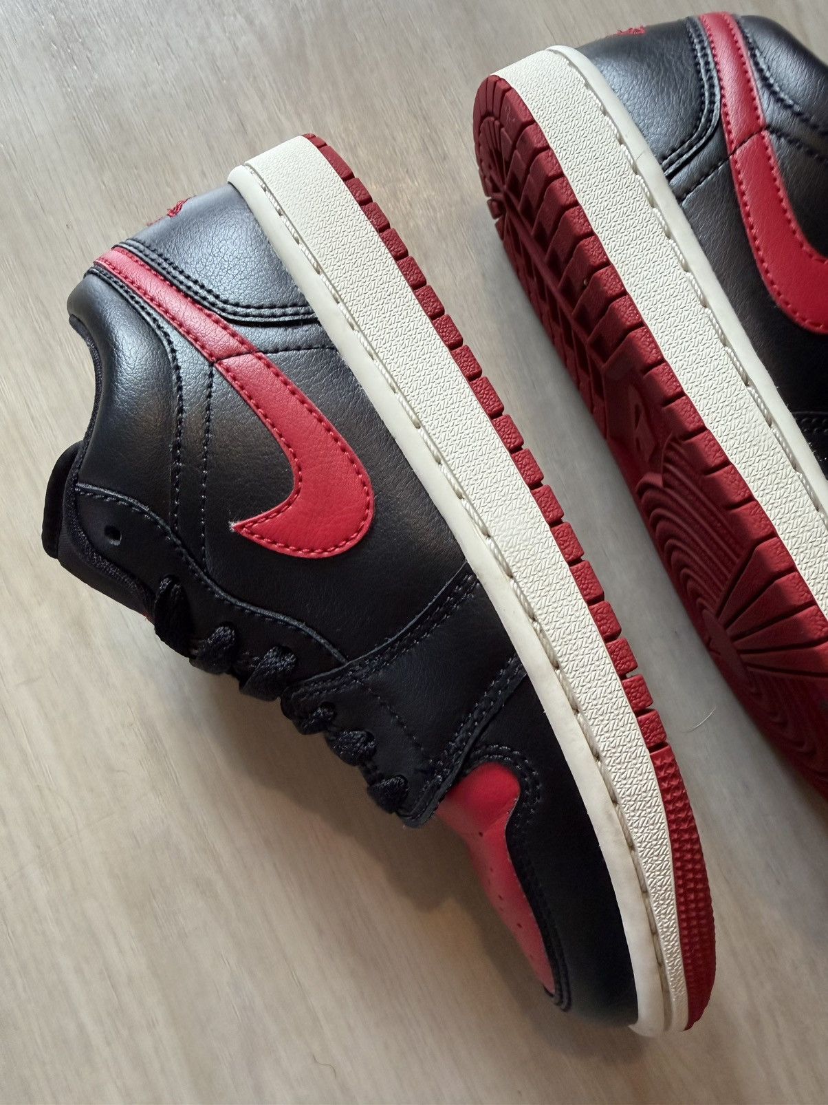Jordan Brand Women's Nike Air Jordan 1 Retro Low Bred Black Gym Red sz 5 Size US 5 / IT 35 - 6 Thumbnail