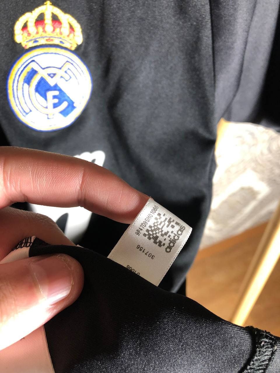 Adidas VINTAGE ADIDAS FC REAL MADRID SPAIN SOCCER JERSEY RETRO 90s Size US S / EU 44-46 / 1 - 7 Thumbnail