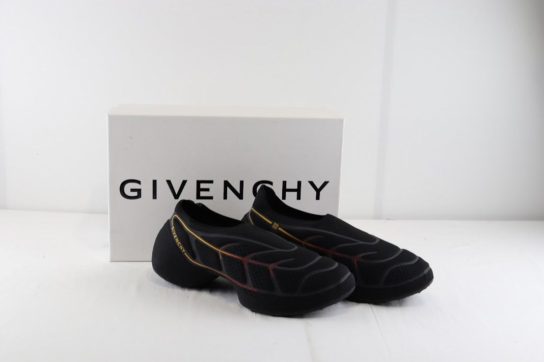 Givenchy o1rshd1 TK-360 Plus Sneaker in Black Size US 11 / EU 44 - 1 Thumbnail