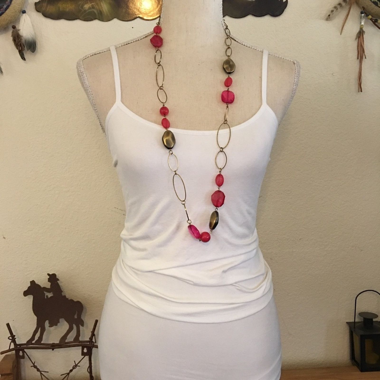 Vintage Vintage pink plastic bead gold tone link necklace Size ONE SIZE - 4 Thumbnail
