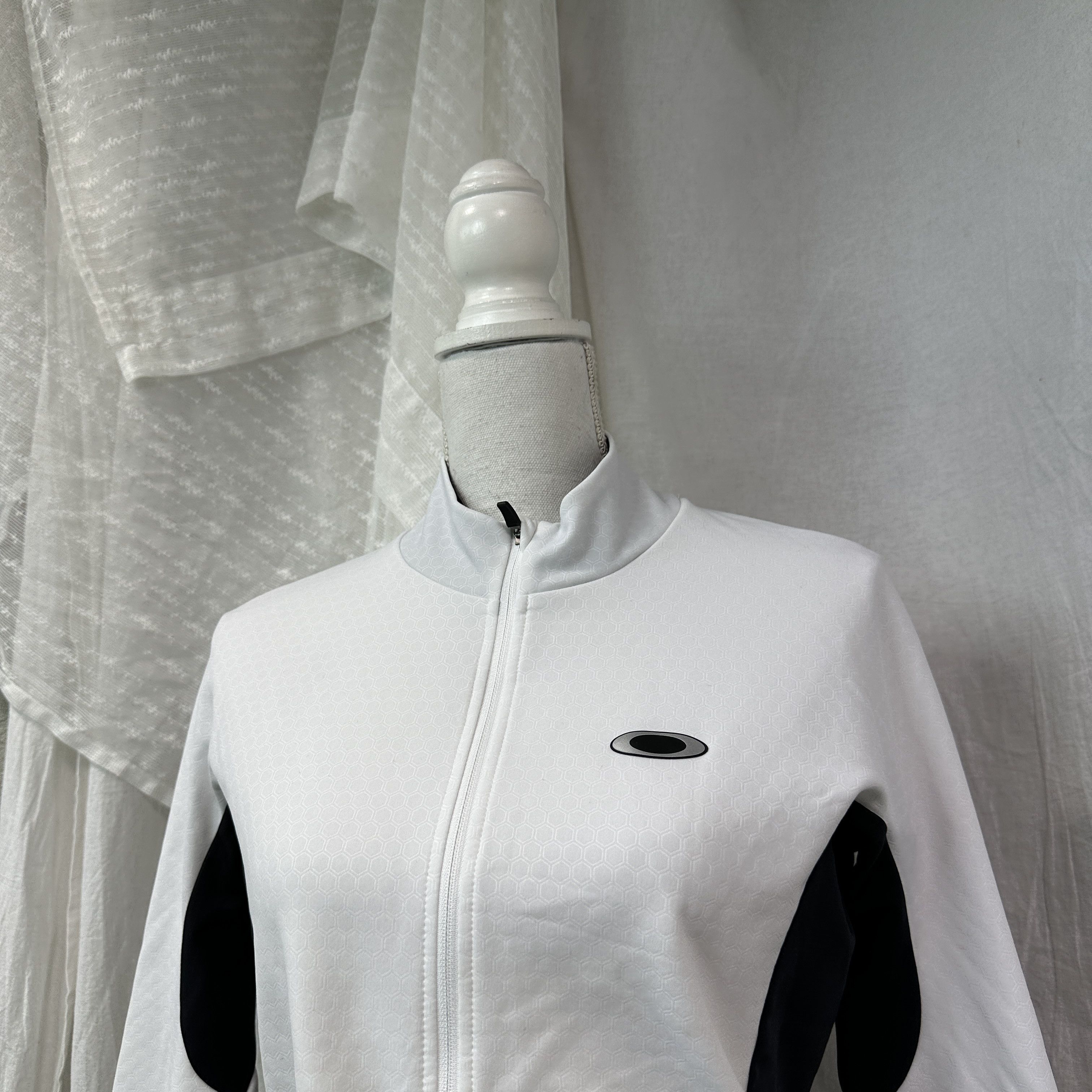 Oakley Vintage Sporty Streetwear Oakley Hydrolix Zip Sweatshirt Y2K Size US L / EU 52-54 / 3 - 7 Thumbnail