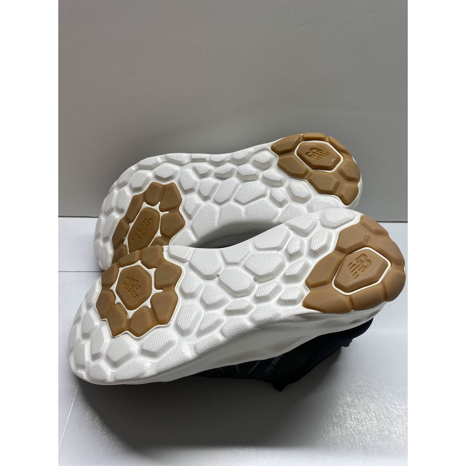 New Balance New Balance Fresh Foam Roav Black/Sea Salt Women's 5.5W Size US 5.5 / IT 35.5 - 4 Thumbnail