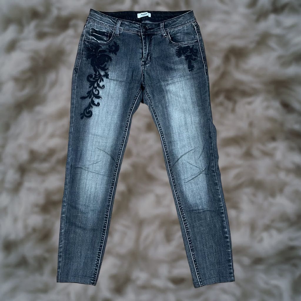 Vintage Kensie Jeans Women’s Skinny Black Denim Floral Embroidered Stretch Mid Rise Size 26" / US 2 / IT 38 - 1 Thumbnail