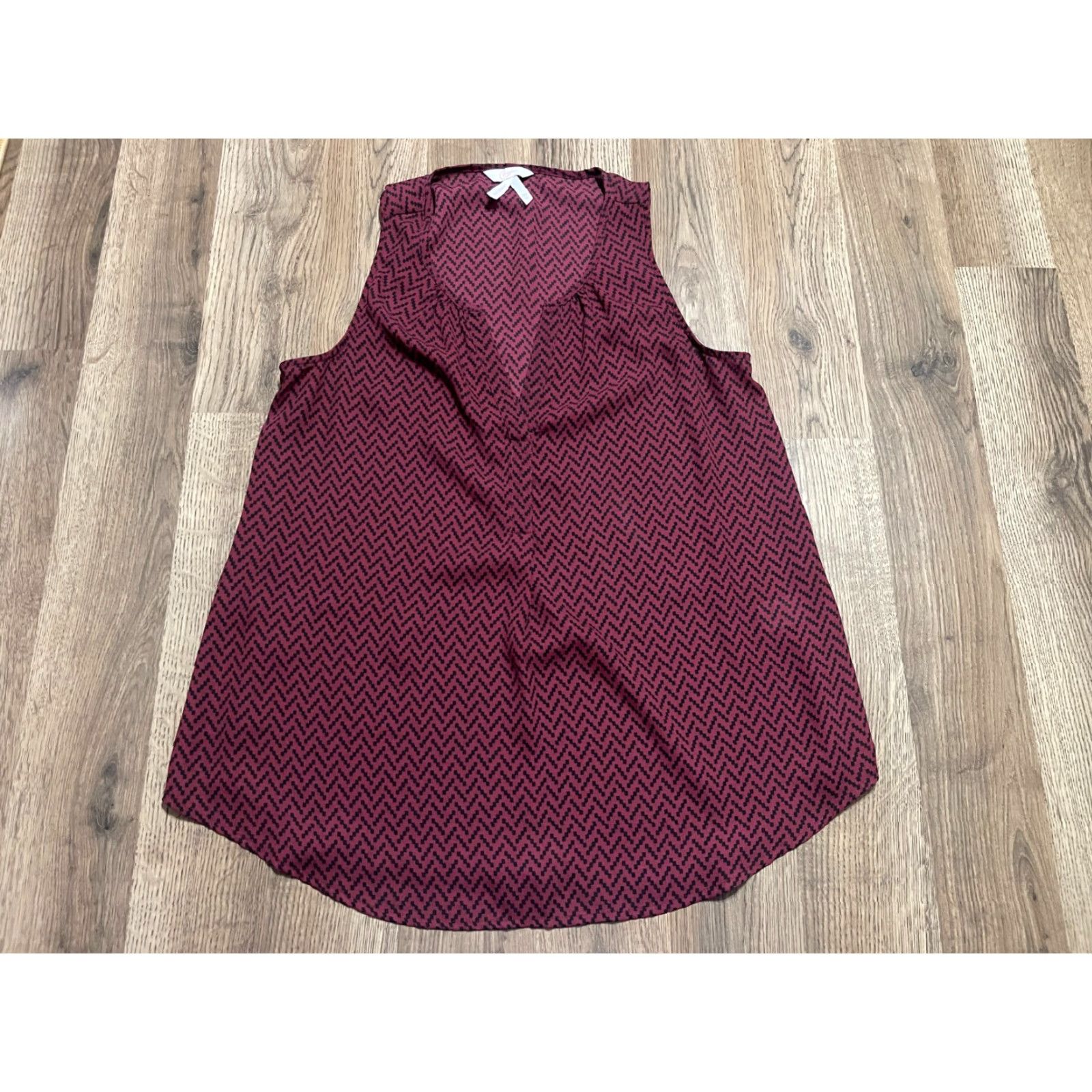 Vintage Candie's Tank Top Women's Medium Red Black V-Neck Sleeveless Shirt Casual Womens M Red Candie's Tank Top V-Neck Sleeveless M Women's Shirt Size M / US 6-8 / IT 42-44 - 2 Thumbnail