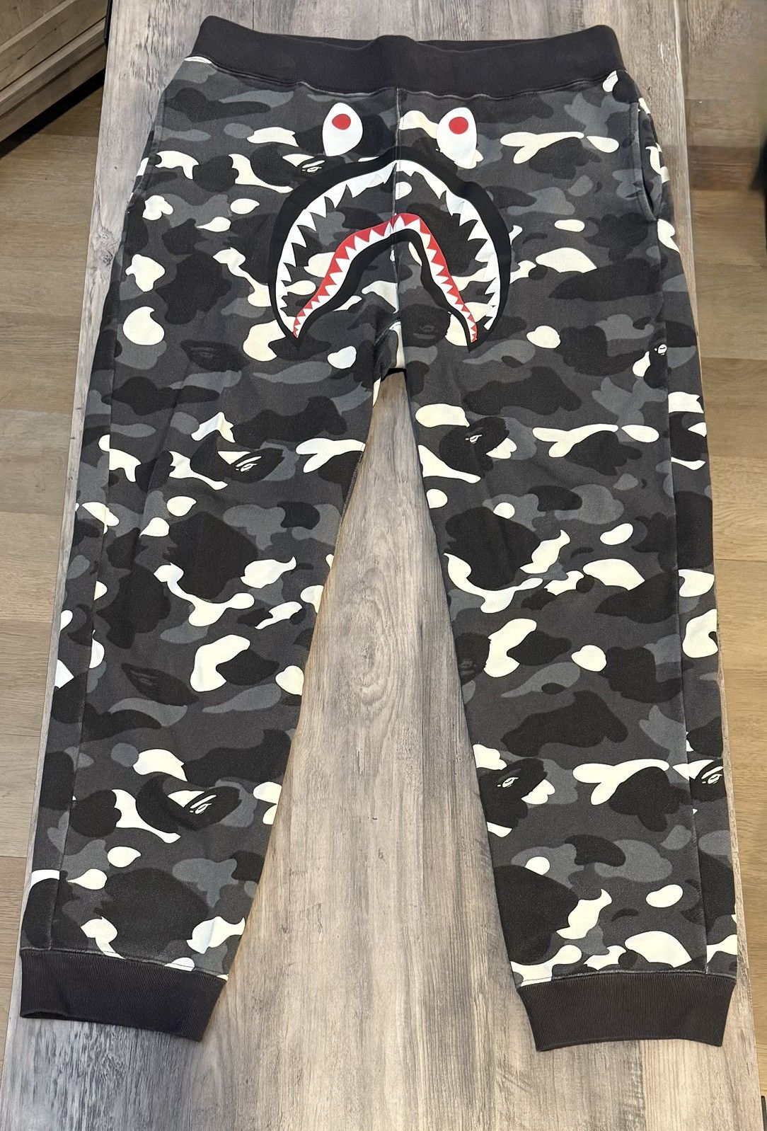 Bape XL Bape City Camo Glow In The Dark Sweatpants A Bathing Ape Size US 38 / EU 54 - 1 Thumbnail
