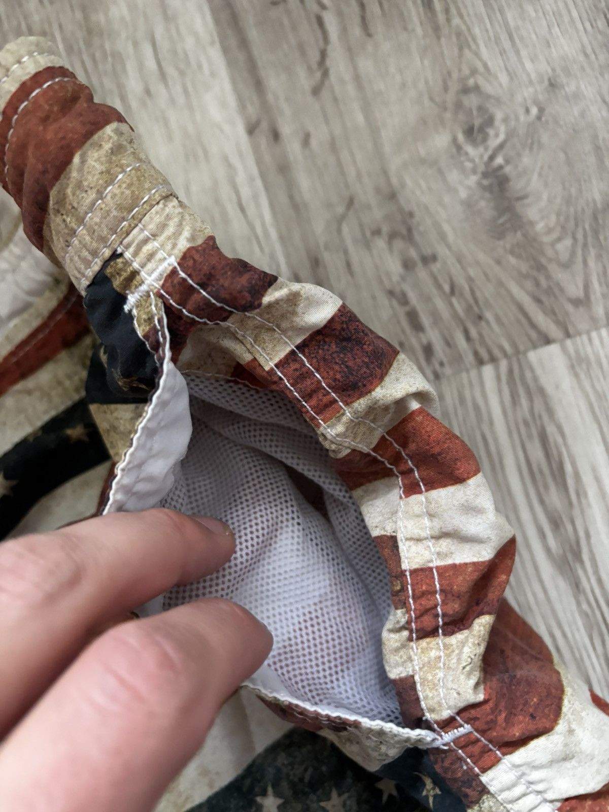 MC2 Saint Barth rare MC2 Saint Barth American Flag beach shorts Size US 36 / EU 52 - 4 Thumbnail