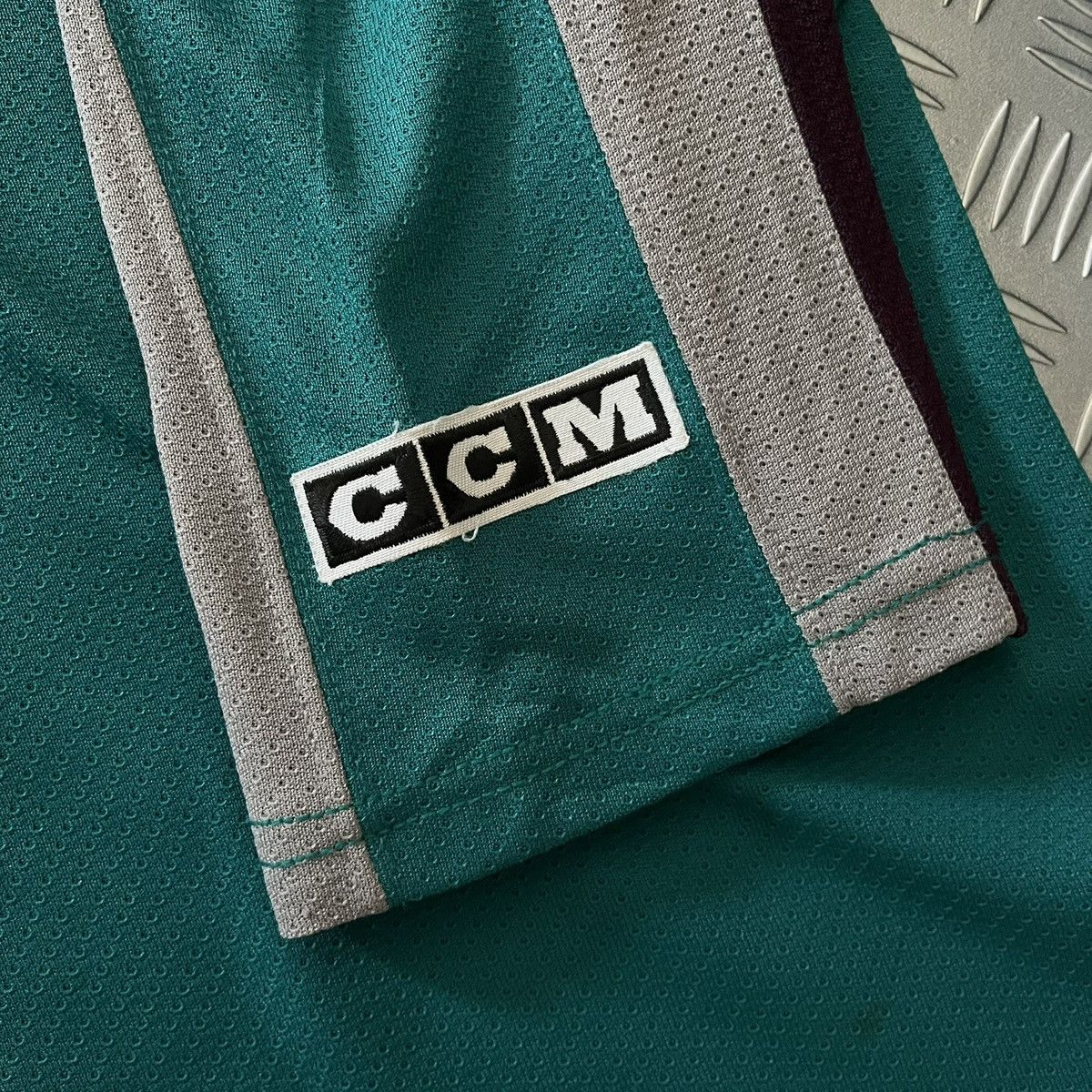Ccm × NHL Vintage 90s CCM NHL Anaheim Mighty Ducks NHL Hockey Jersey 🦆 Size US M / EU 48-50 / 2 - 10 Thumbnail