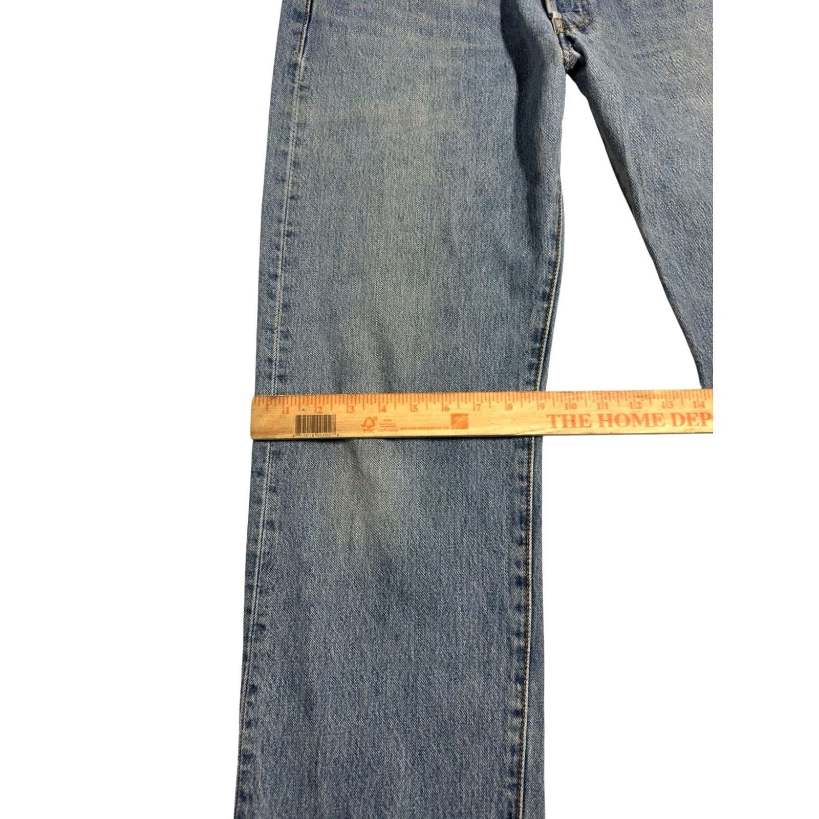 Levi's VINTAGE Levi's 501 Jeans Mens 34x34 Blue Medium Wash Straight Button Fly Y2K Size US 34 / EU 50 - 7 Thumbnail