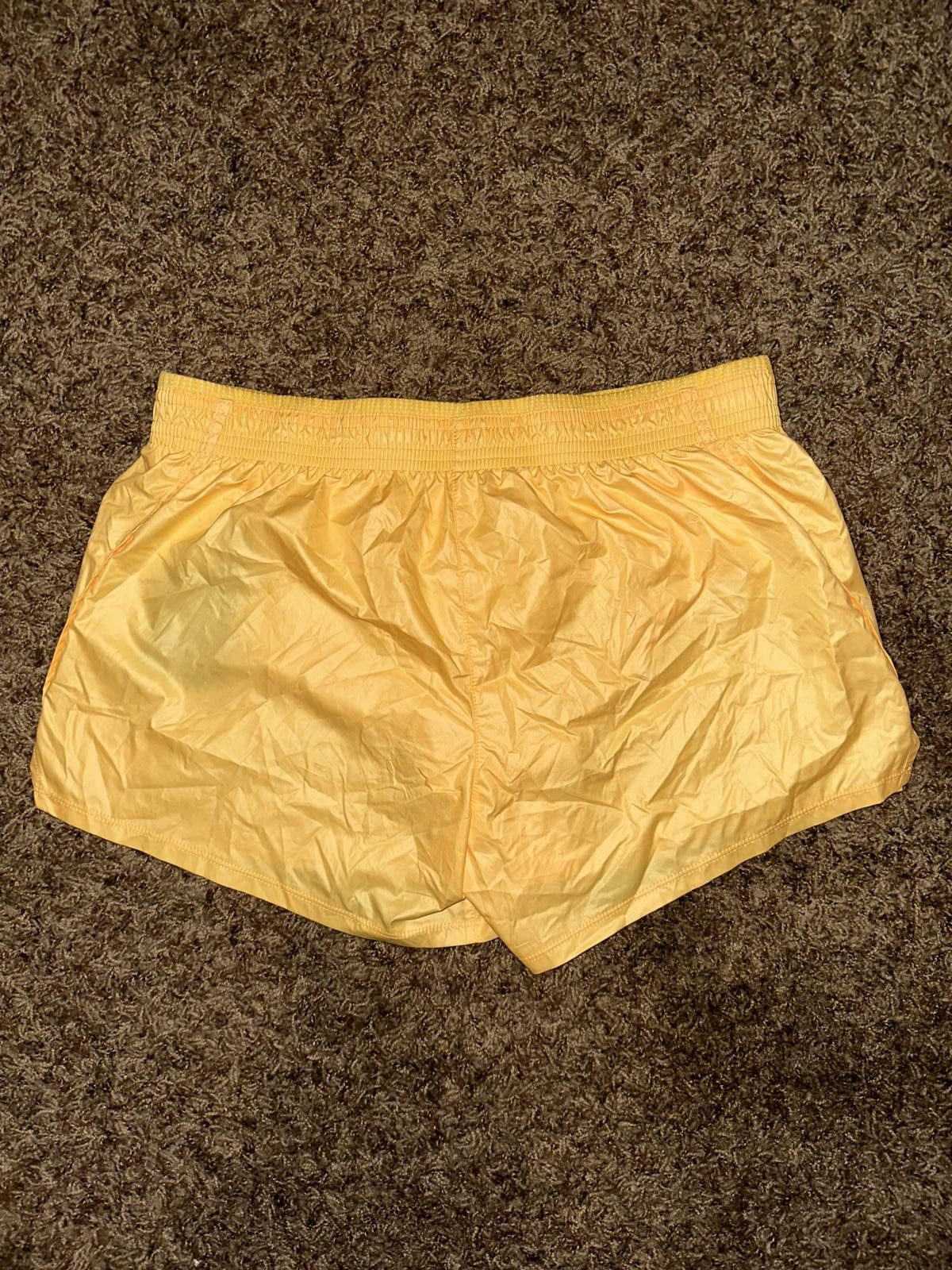 Nike Nike Womens Swoosh Run Running Shorts Size 32" / US 10 / IT 46 - 4 Thumbnail