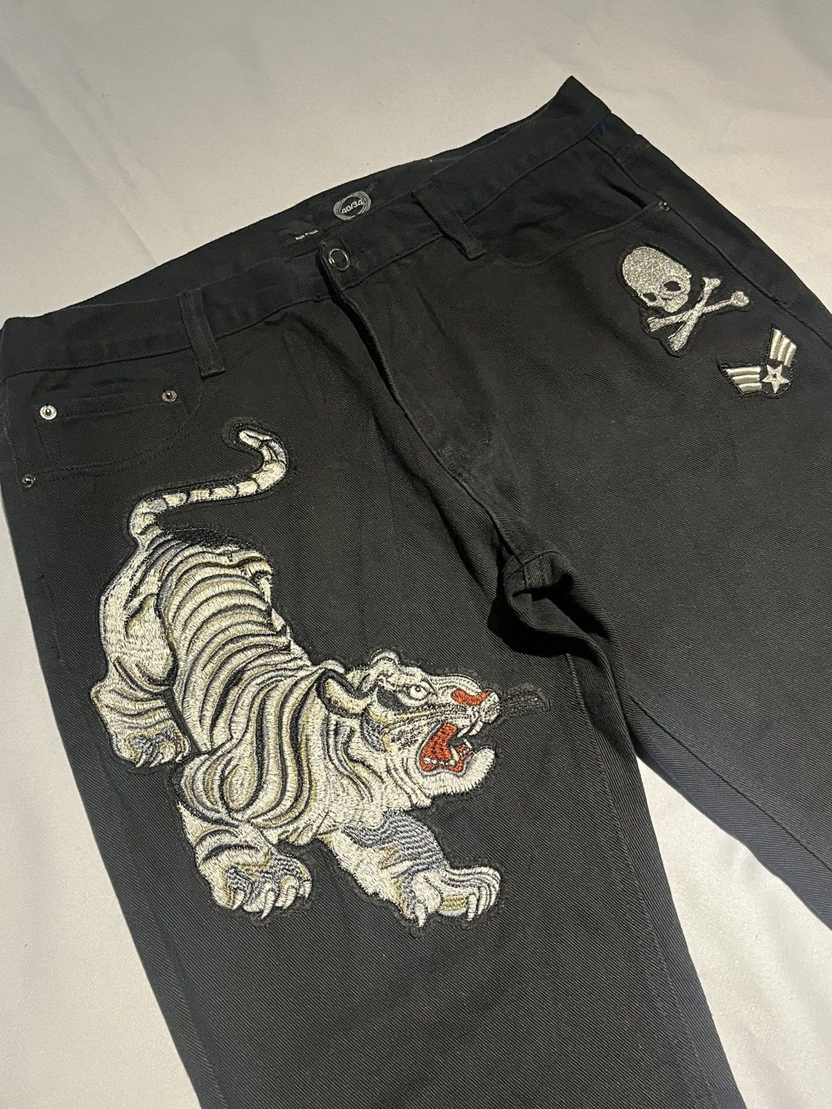 Japanese Brand × Vintage JAPANESE BRAND SUPER BLACK DENIM TIGER EMBROIDERED JEANS Size US 34 / EU 50 - 4 Thumbnail