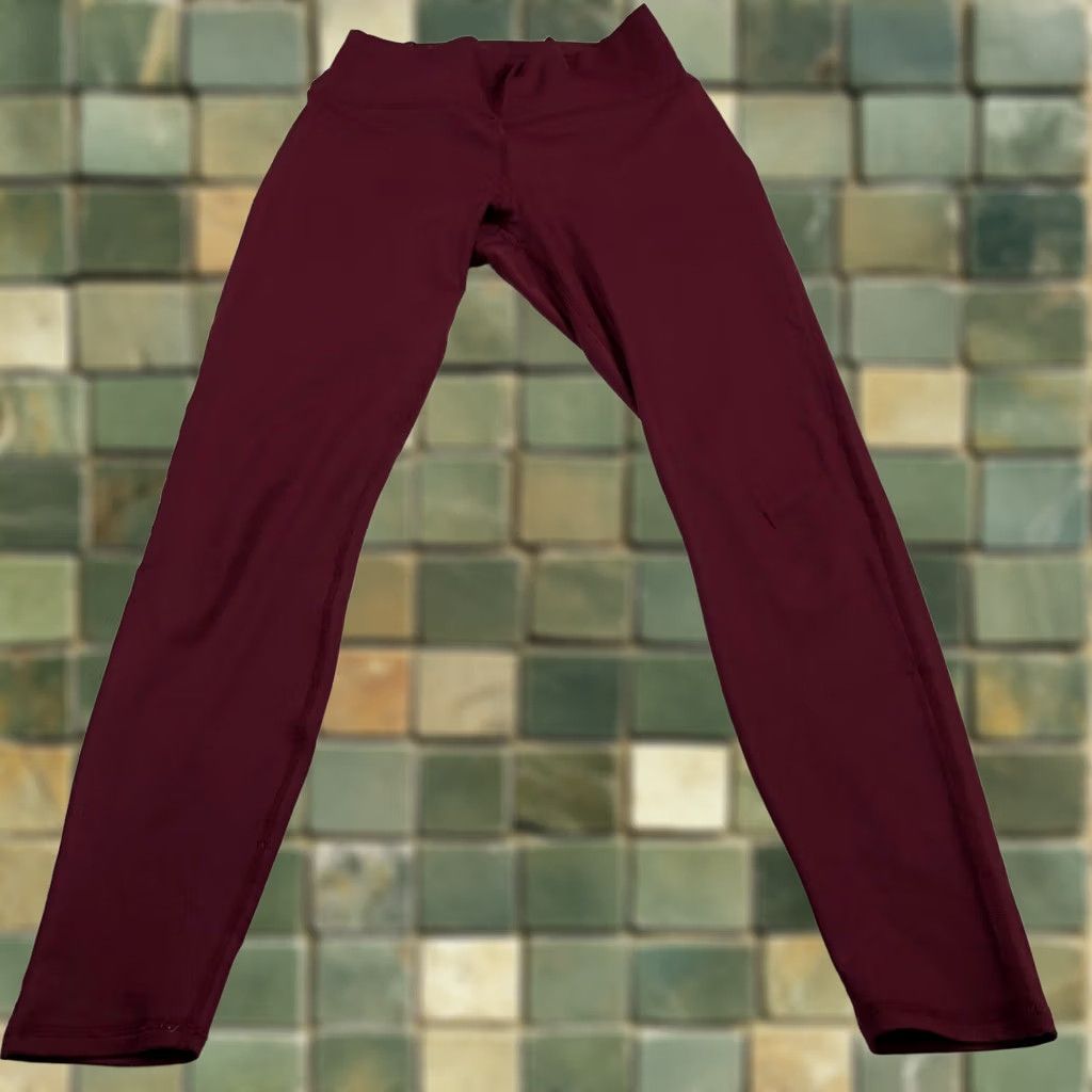 Fabletics Fabletics Leggings Women’s Size Small / Medium High Waisted Burgundy 29W 27L Size 28" / US 6 / IT 42 - 1 Thumbnail