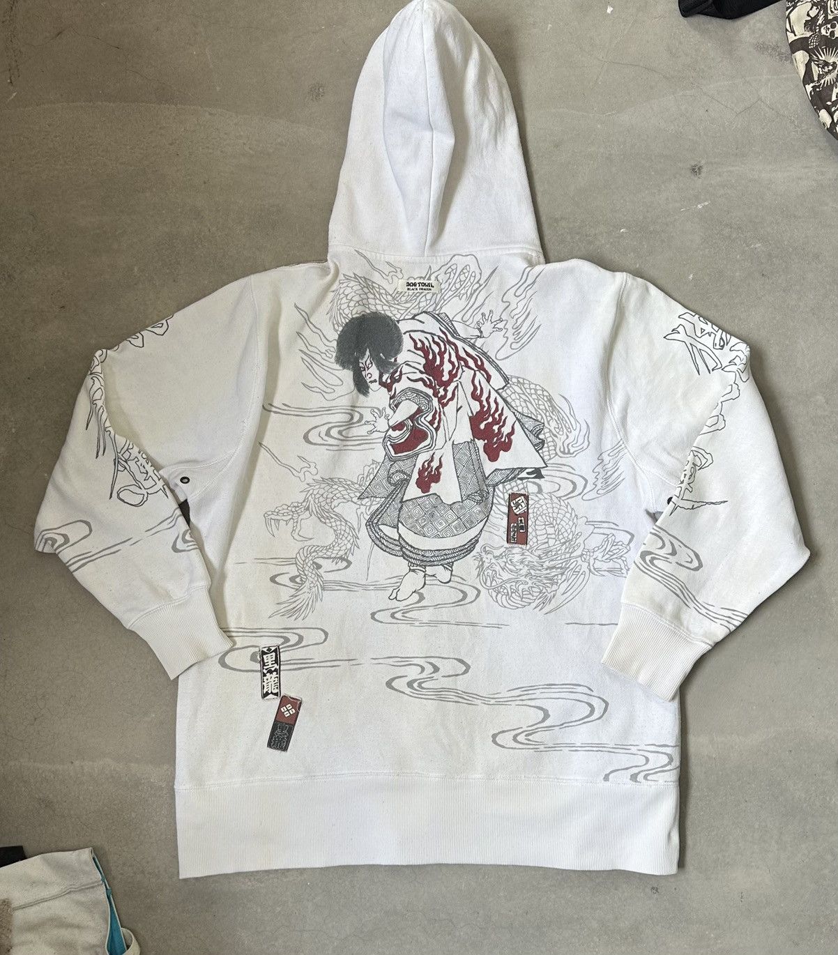 Japanese Brand VINTAGE DOG TOWN BLACK DRAGON HOODIE Size US XL / EU 56 / 4 - 1 Thumbnail