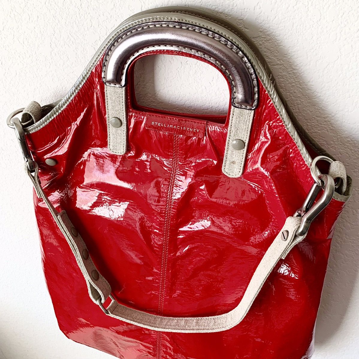 Stella McCartney Patent cherry red shiny tote bag Size ONE SIZE - 14 Thumbnail
