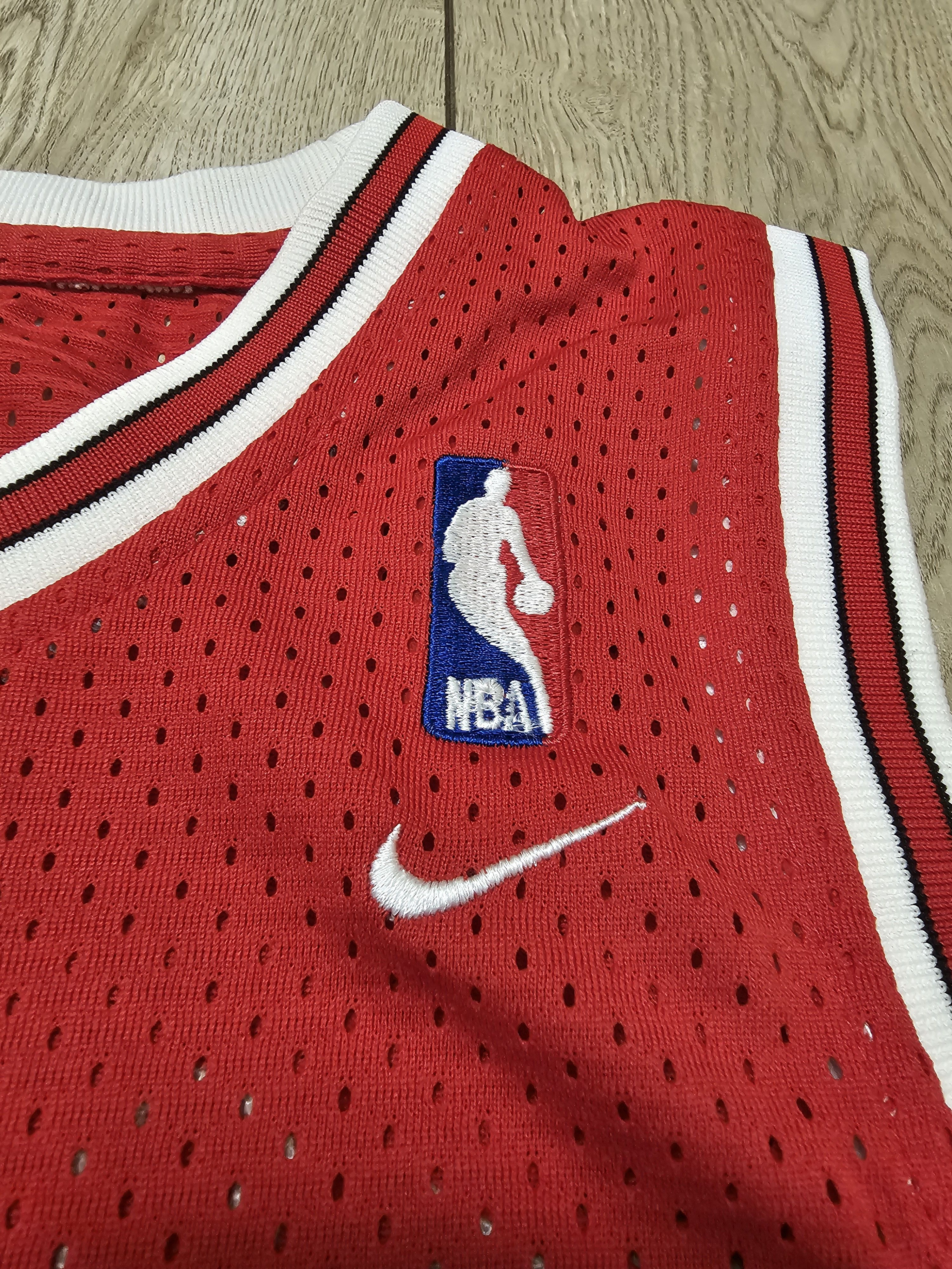 Vintage CHICAGO BULLS NIKE VINTAGE JORDAN JERSEY BASKETBALL SHIRT Size US M / EU 48-50 / 2 - 7 Thumbnail
