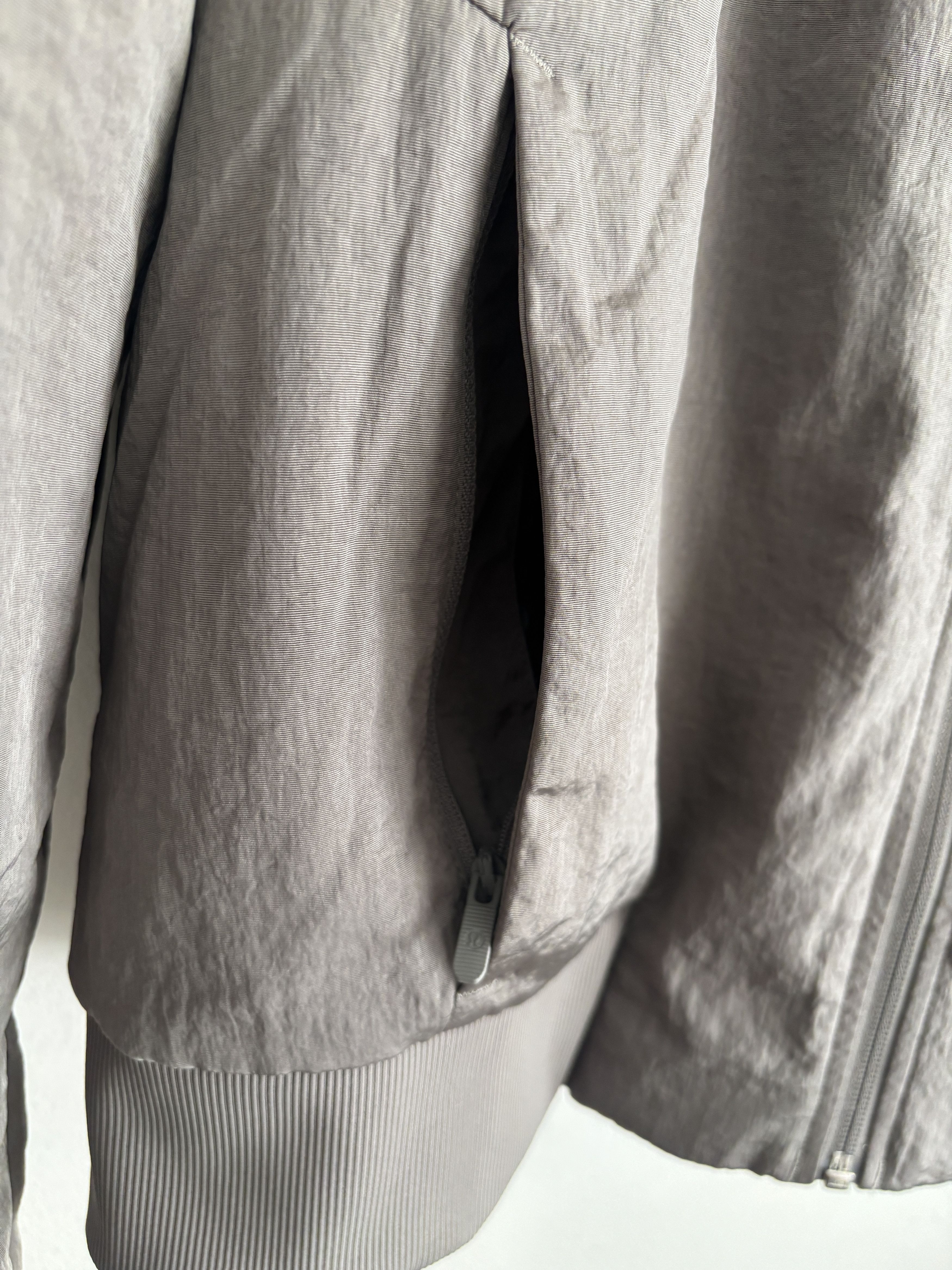 Lululemon Non-stop Bomber Reversible Jacket Olive / Taupe M - L Size M / US 6-8 / IT 42-44 - 4 Thumbnail