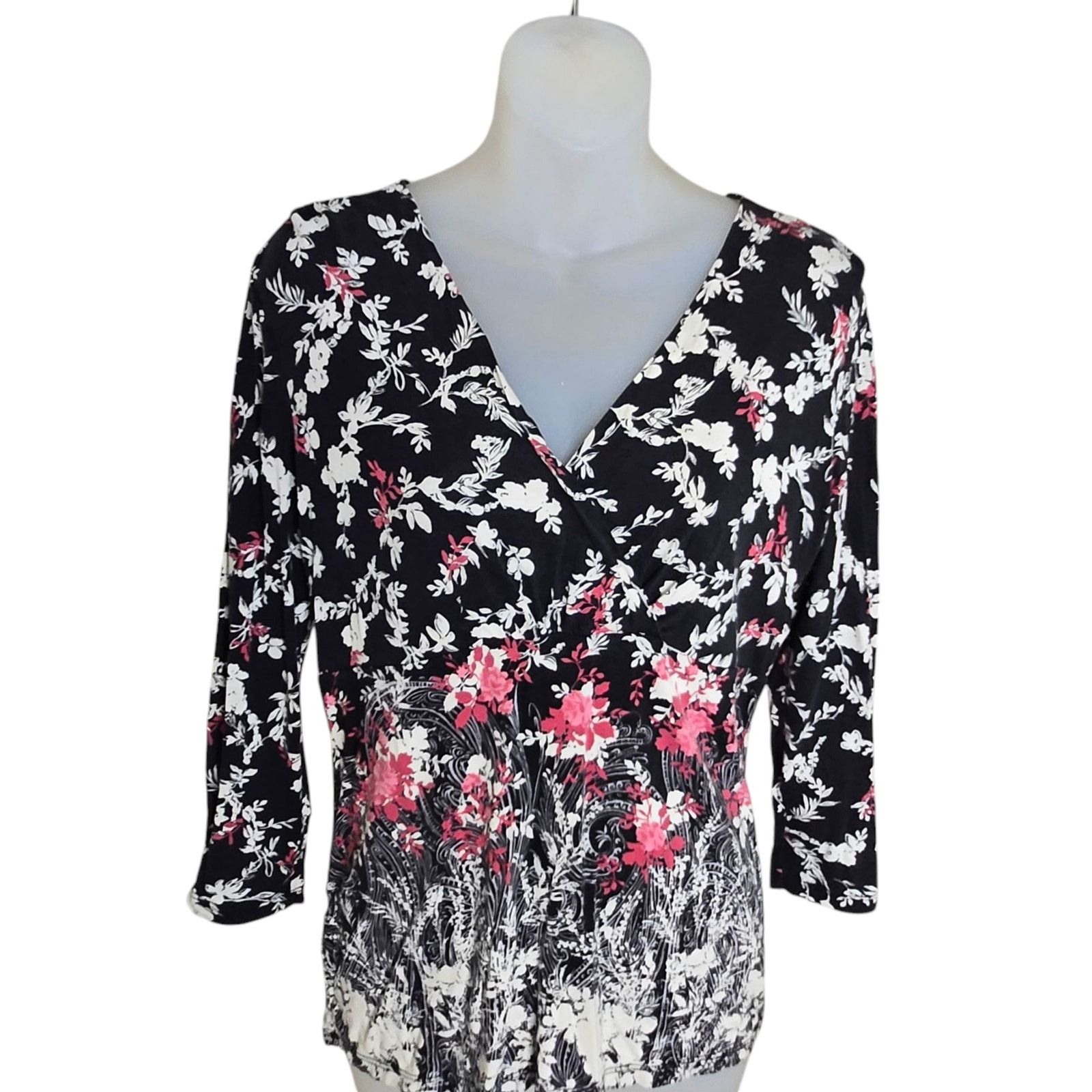 Ann Taylor Ann Taylor Floral Top Medium Surplice Neckline 3/4 Sleeves Size M / US 6-8 / IT 42-44 - 4 Thumbnail