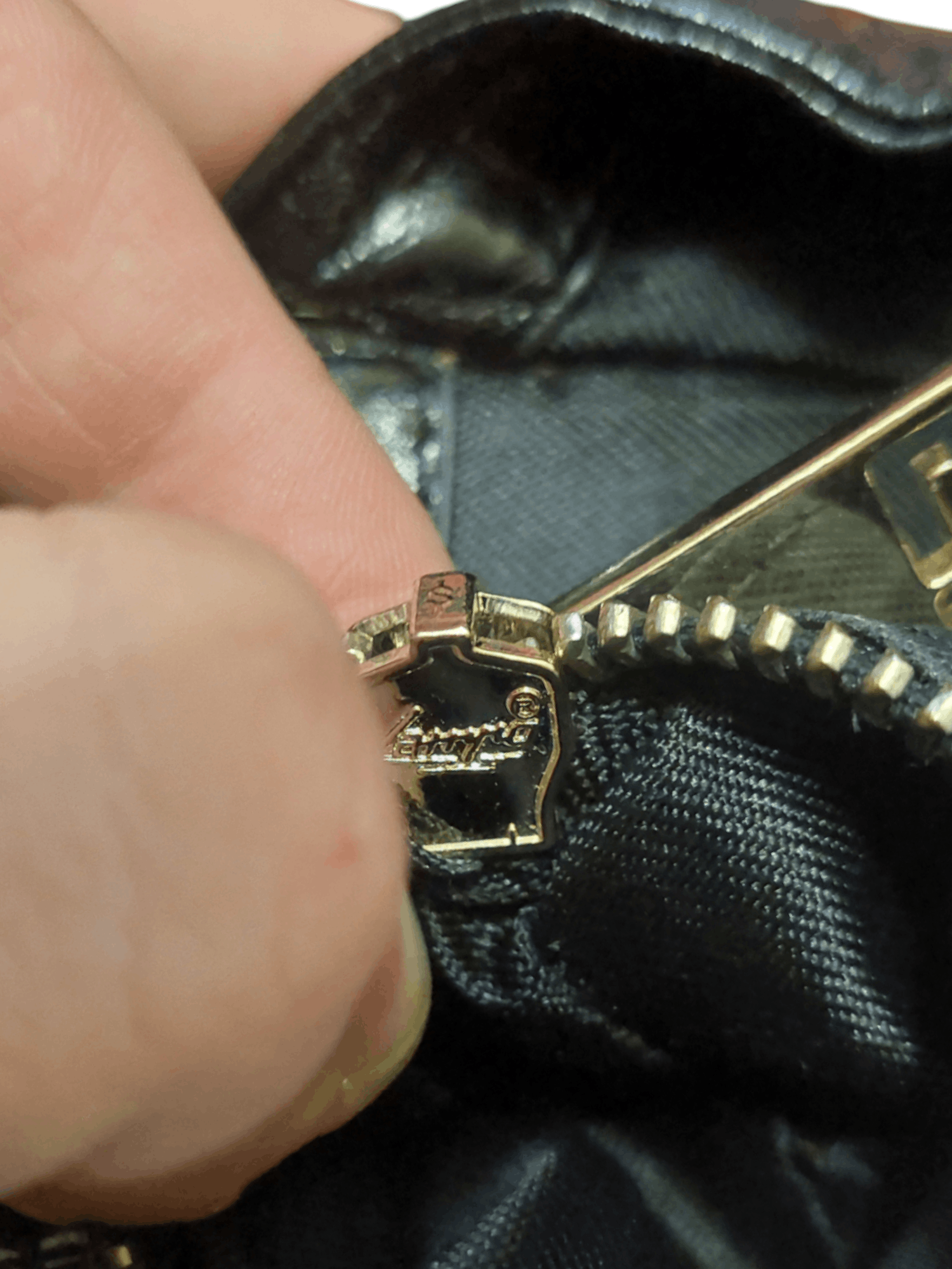 Fendi Crocodile Embossed Leather Clutch Size ONE SIZE - 6 Thumbnail