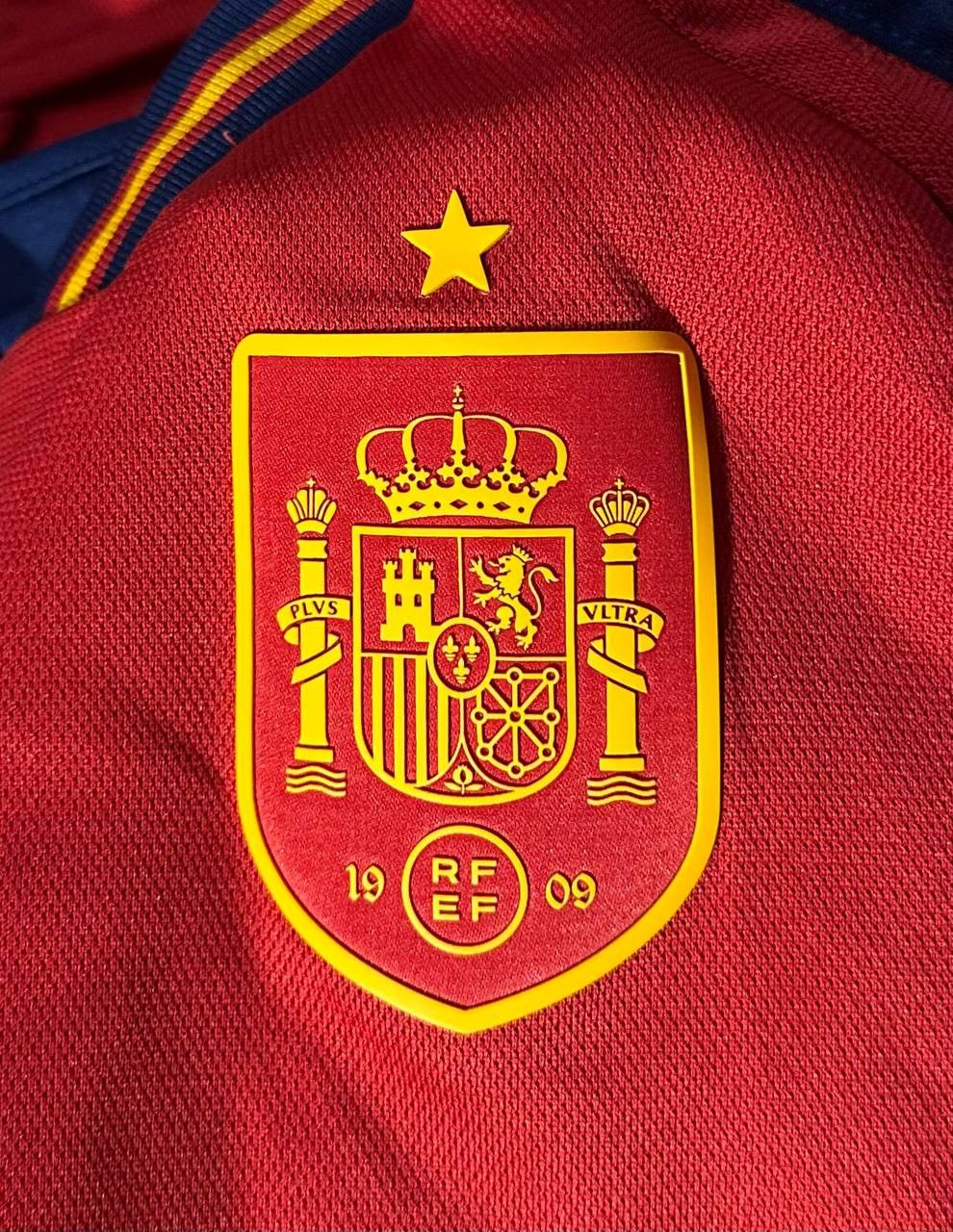 Adidas Spain Team Home 2022 2023 Adidas Jersey Football Shirt Young Size US XXS / EU 40 - 2 Thumbnail