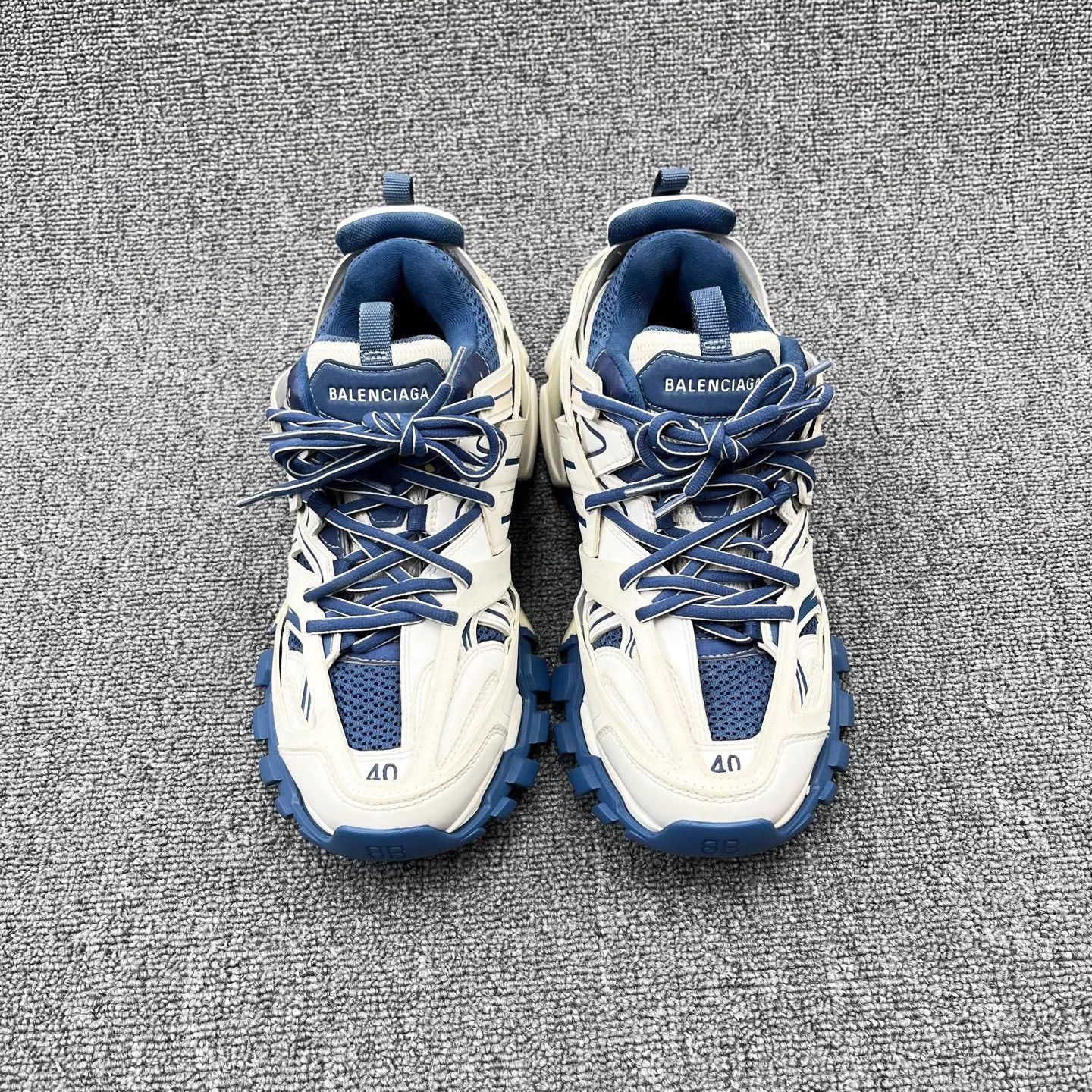 Balenciaga Balenciaga Track White/Blue Colorblocked Distressed Dad 40 Size US 7 / EU 40 - 2 Thumbnail