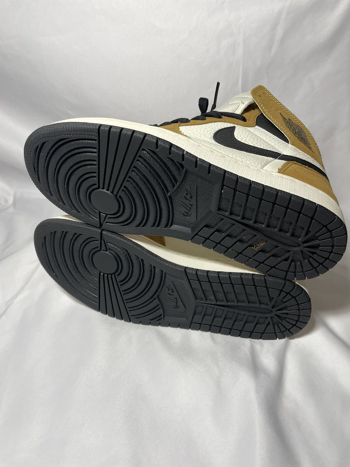 Jordan Brand × Nike Nike Air Jordan 1 Retro High OG Rookie of Year 2018 Size 8 Size US 8 / EU 41 - 5 Thumbnail