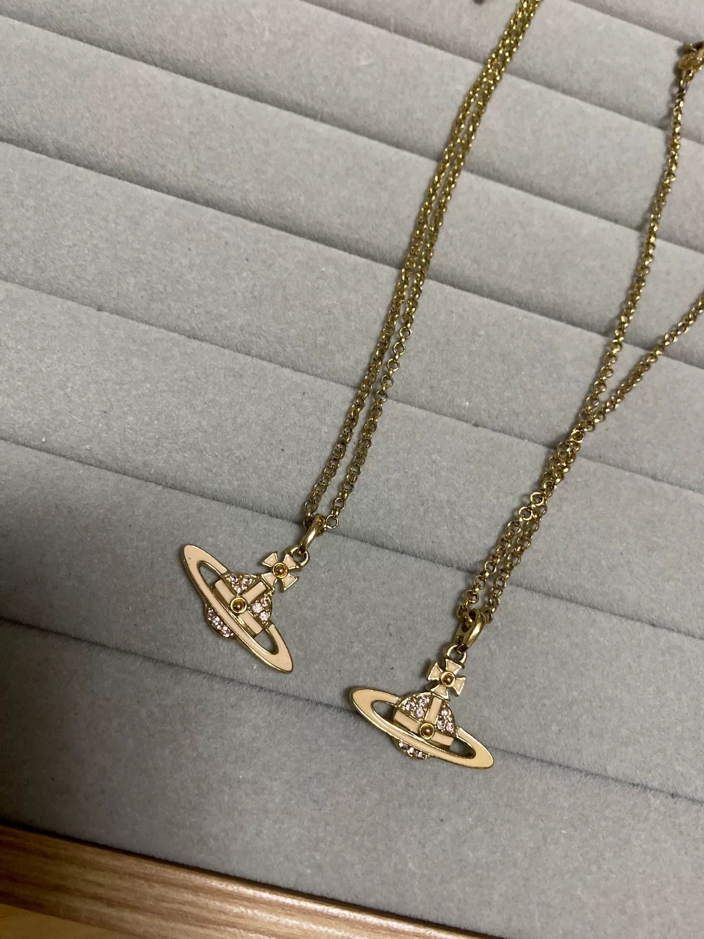 Vivienne Westwood Vivienne Westwood Pink Crystal Saturn Necklace Size ONE SIZE - 1 Thumbnail