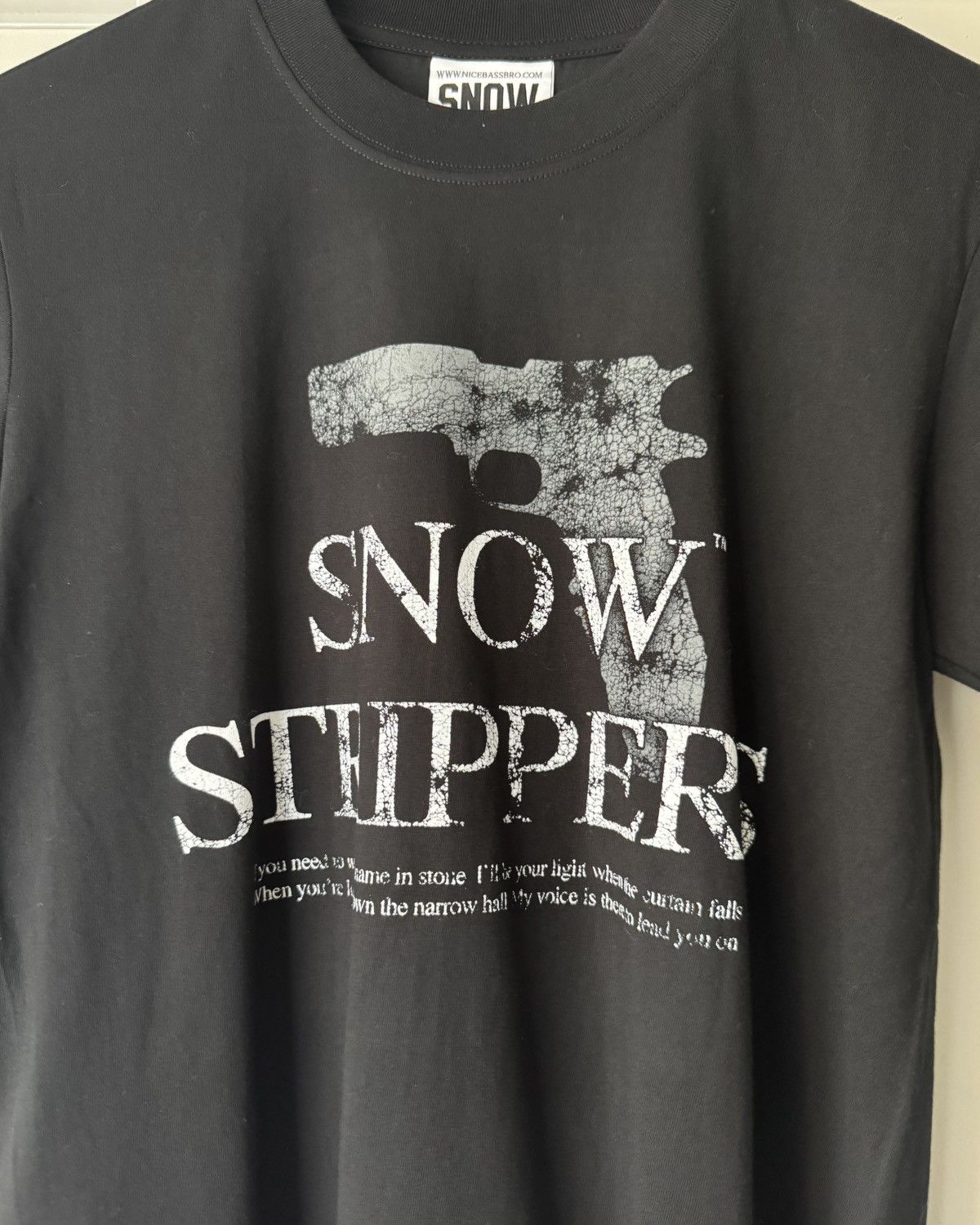 Online Ceramics Snow Strippers Gun Tee Size US S / EU 44-46 / 1 - 3 Thumbnail