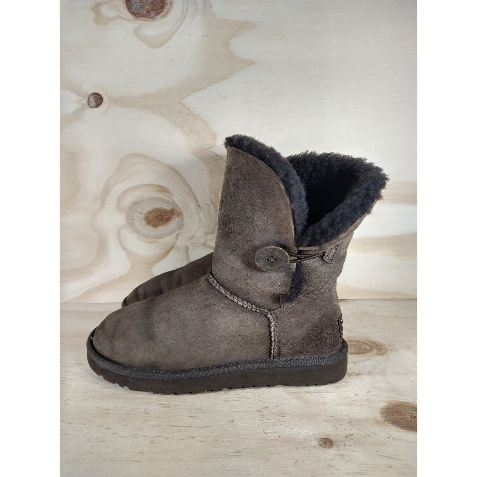 Ugg UGG Australia - Bailey Button - Boots Brown/Black Women's 7 Size US 7 / IT 37 - 3 Thumbnail