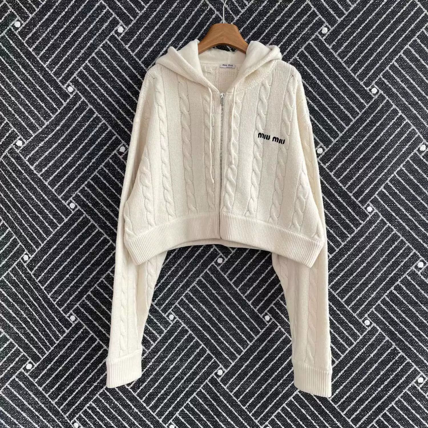 Miu Miu miu miu logo cropped knit hoodie Size M / US 6-8 / IT 42-44 - 1 Thumbnail