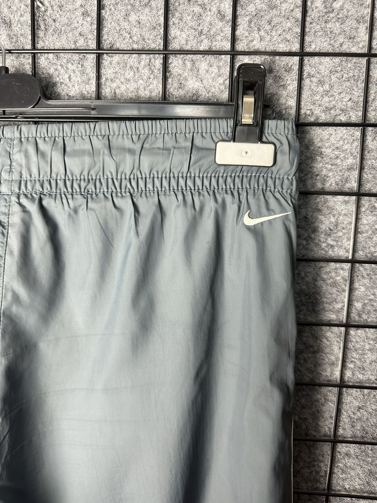 Nike Nike Sportswear Drawstring Hem Nylon Jogger Pants Size M Size 30" / US 8 / IT 44 - 3 Thumbnail