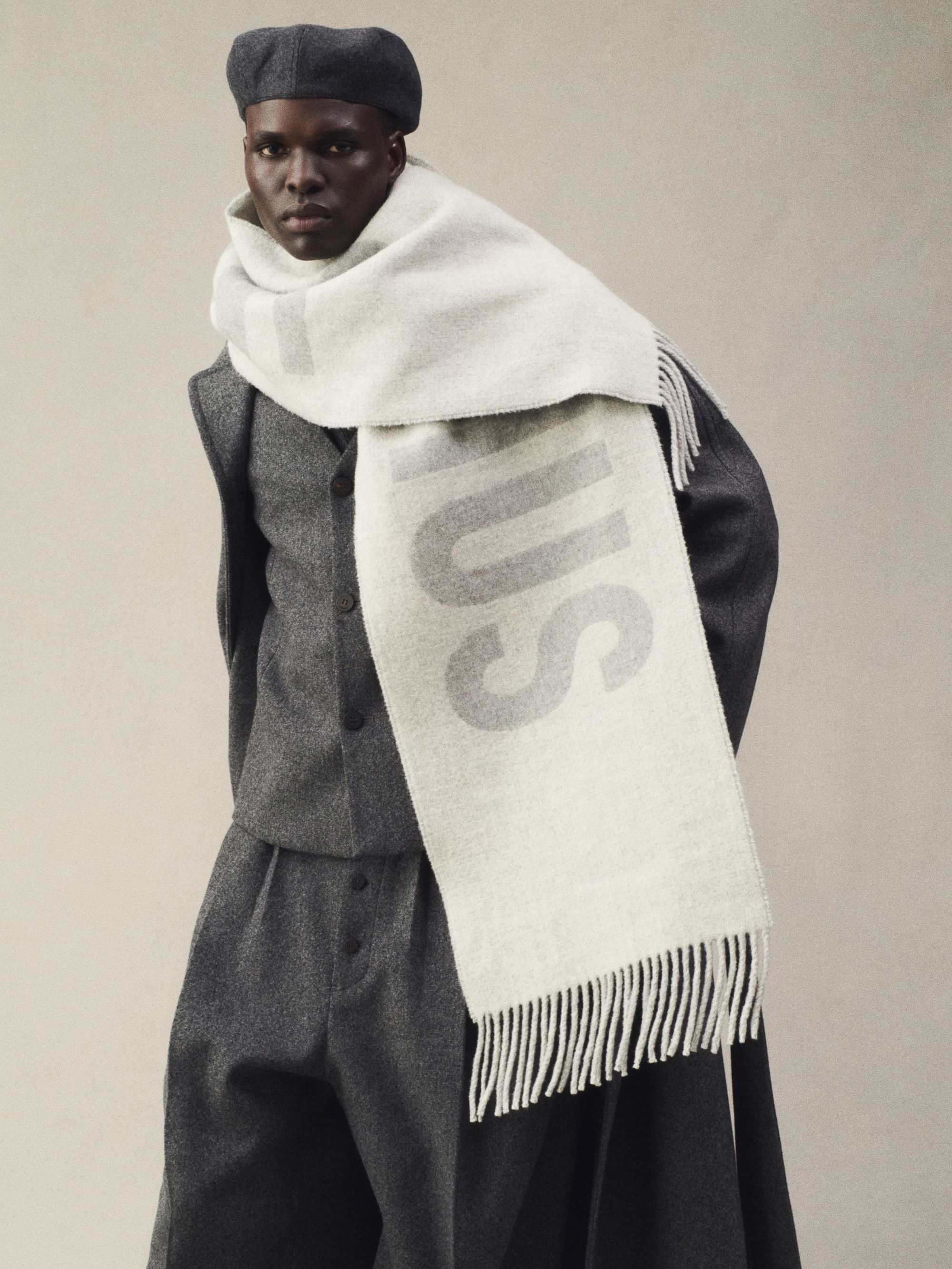Jacquemus Contrast Iconic Logo Felted Wool Gray Scarf FW25 Le Palmier Size ONE SIZE - 8 Thumbnail