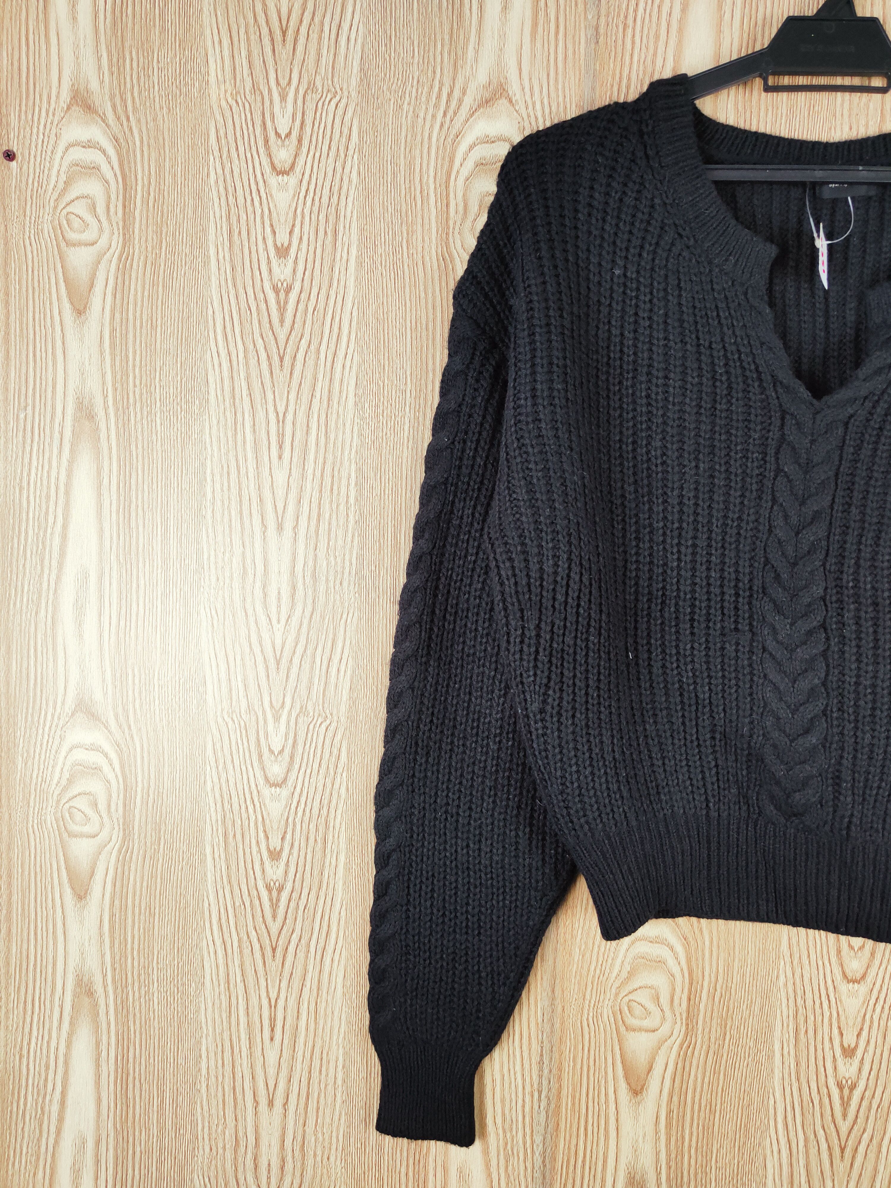 Japanese Brand Apart by Lowrys Black Knitwear Crop Tops #W351 Size L / US 10 / IT 46 - 3 Thumbnail