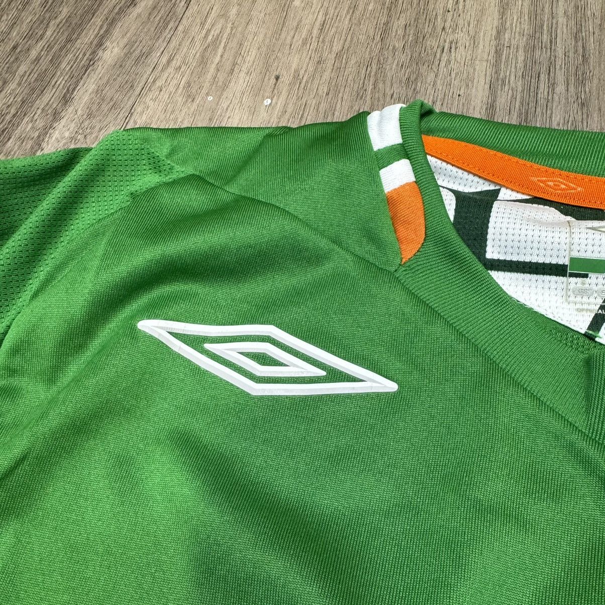 Umbro Ireland 06/08 home shirt Size US S / EU 44-46 / 1 - 4 Thumbnail