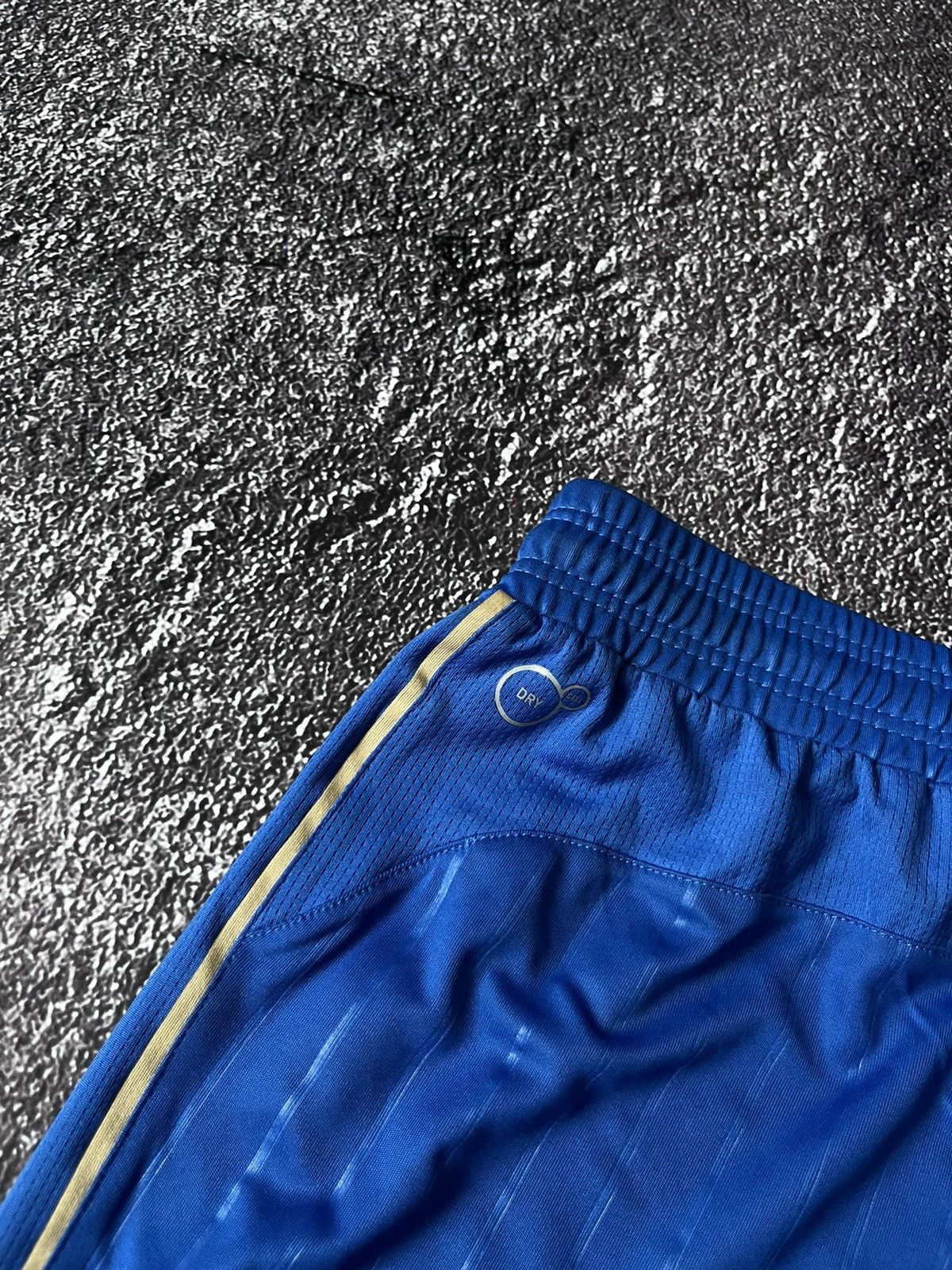 Puma Italy Home Football Soccer Shorts Puma size L Size US 34 / EU 50 - 8 Thumbnail