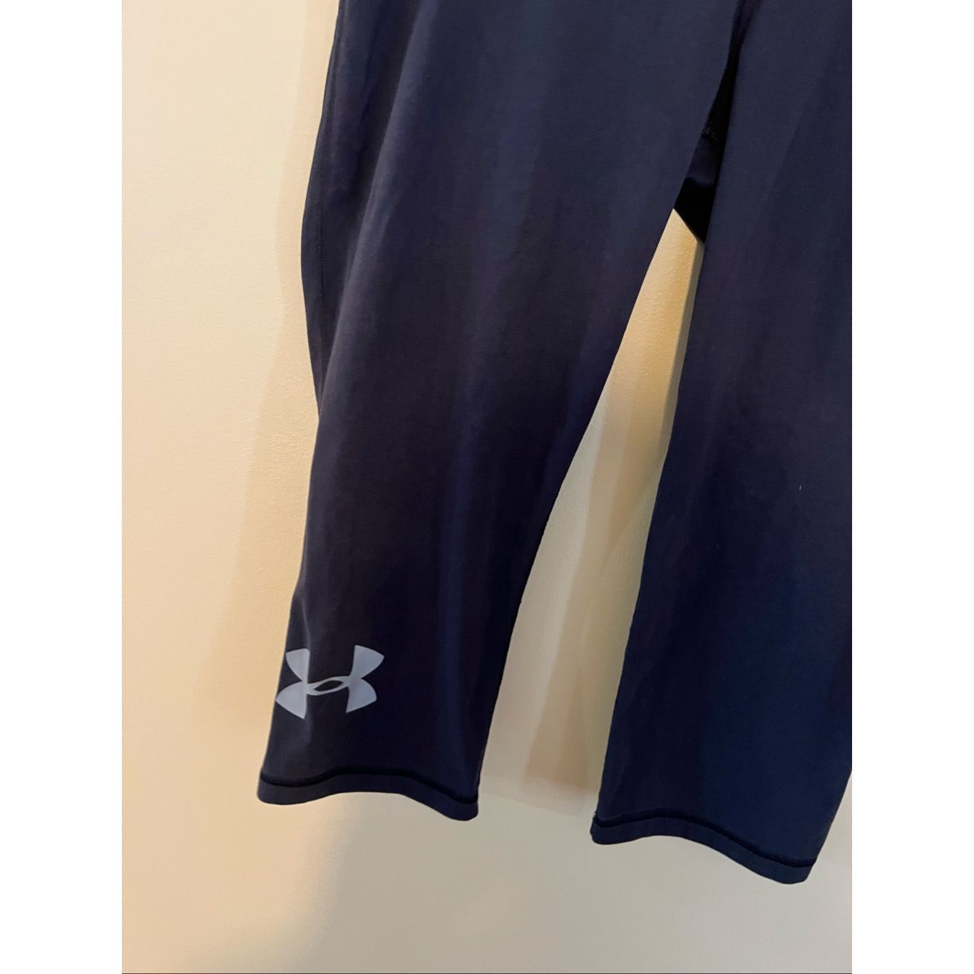 Under Armour Under Armour Black Capri Leggings Woman’s Size XL Size 32" / US 10 / IT 46 - 3 Thumbnail
