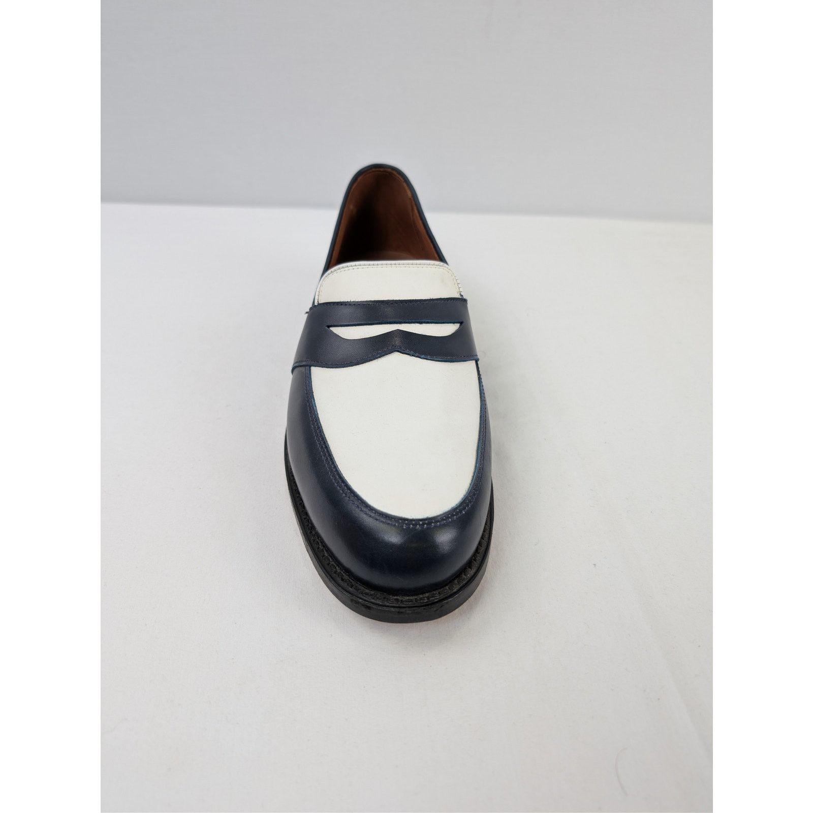 Allen Edmonds o1rshd1 CC20 calfskin leather penny loafer in navy and white Size US 10 / EU 43 - 13 Thumbnail