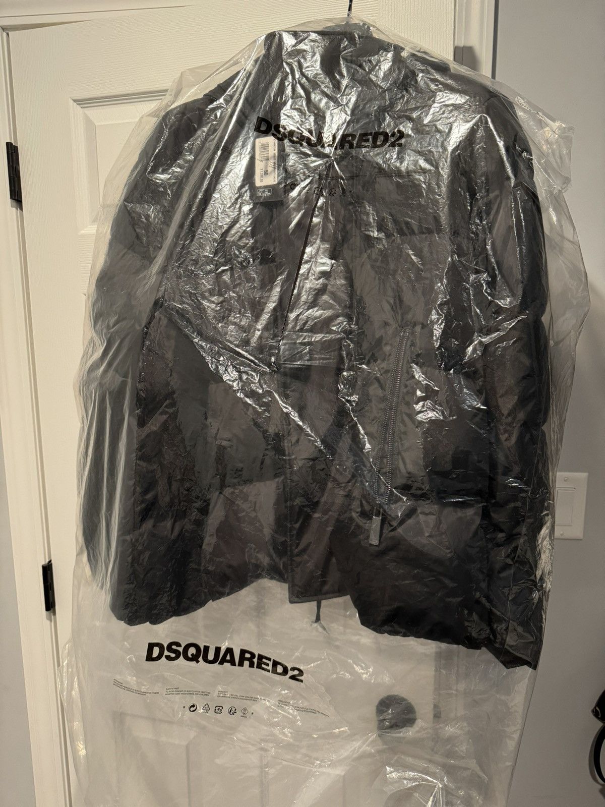 Dsquared2 DSQUARED2 LOGO ZIP PUFFER Size US M / EU 48-50 / 2 - 7 Thumbnail