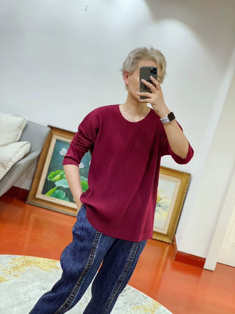 Issey Miyake issey miyake Burgundy top 2506-Nextarrow Size US M / EU 48-50 / 2 - 2 Thumbnail