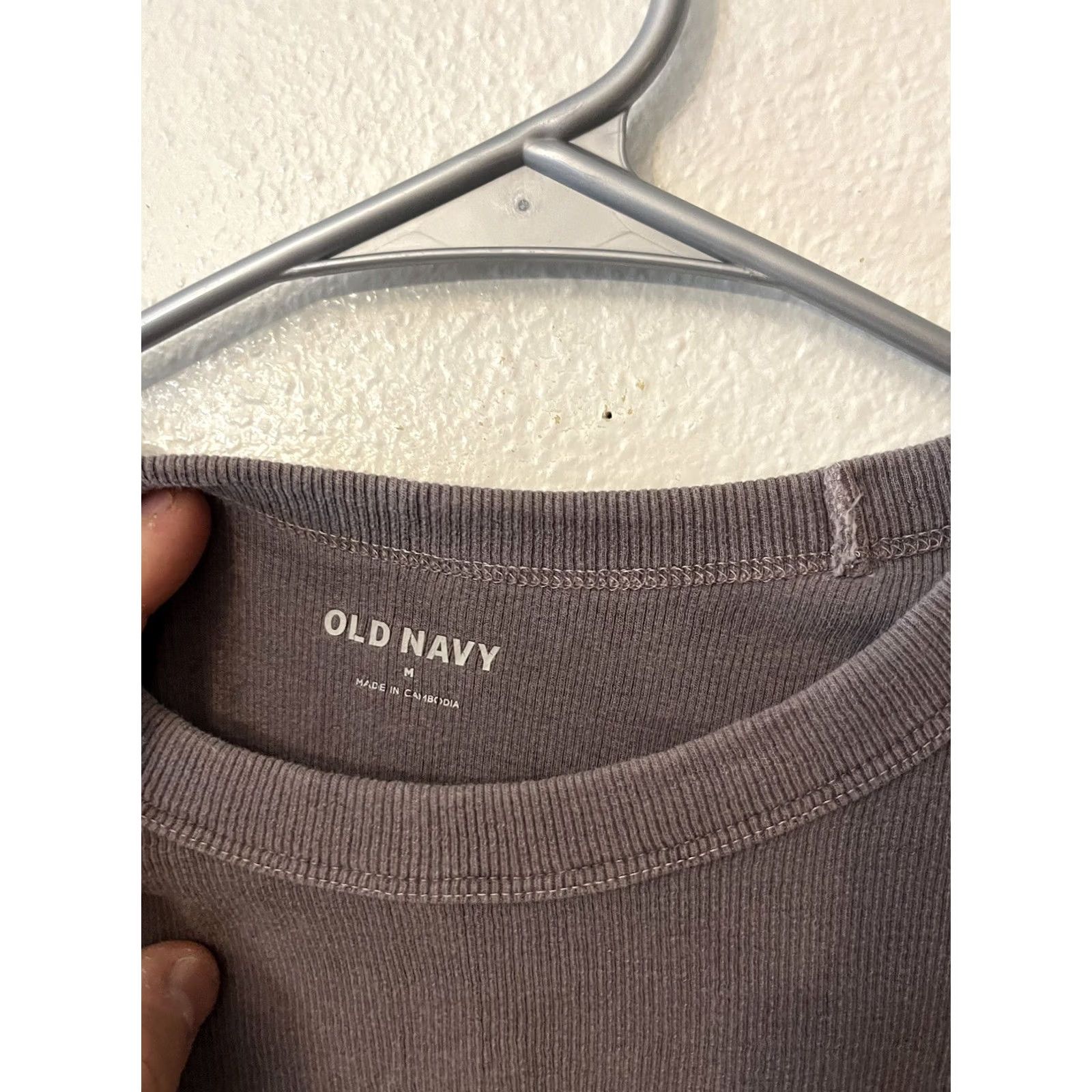 Old Navy Old Navy Tee T-Shirt Women's M Maroon Short Sleeve Crew Neck Basic Casual Tee Size M / US 6-8 / IT 42-44 - 3 Thumbnail