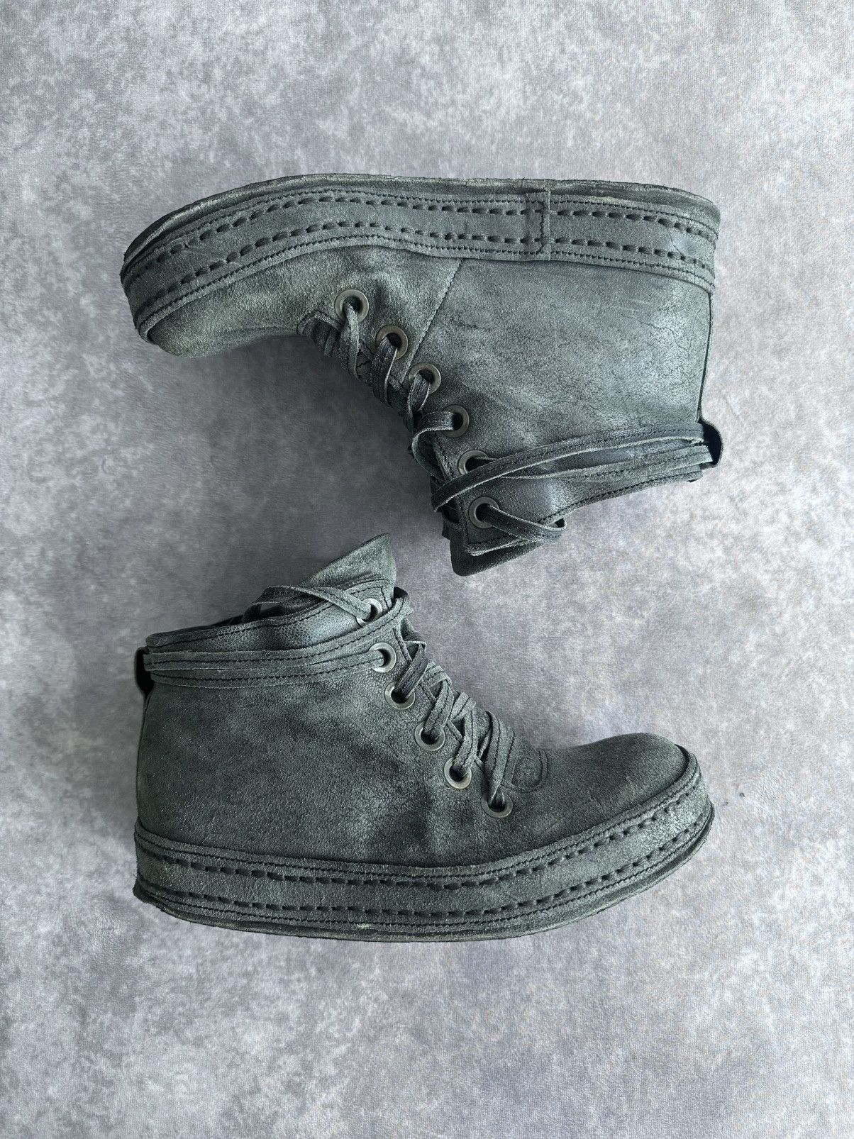 James Kearns James Kearns 6Hole Mid-Top Sneakers Size US 8 / EU 41 - 1 Thumbnail