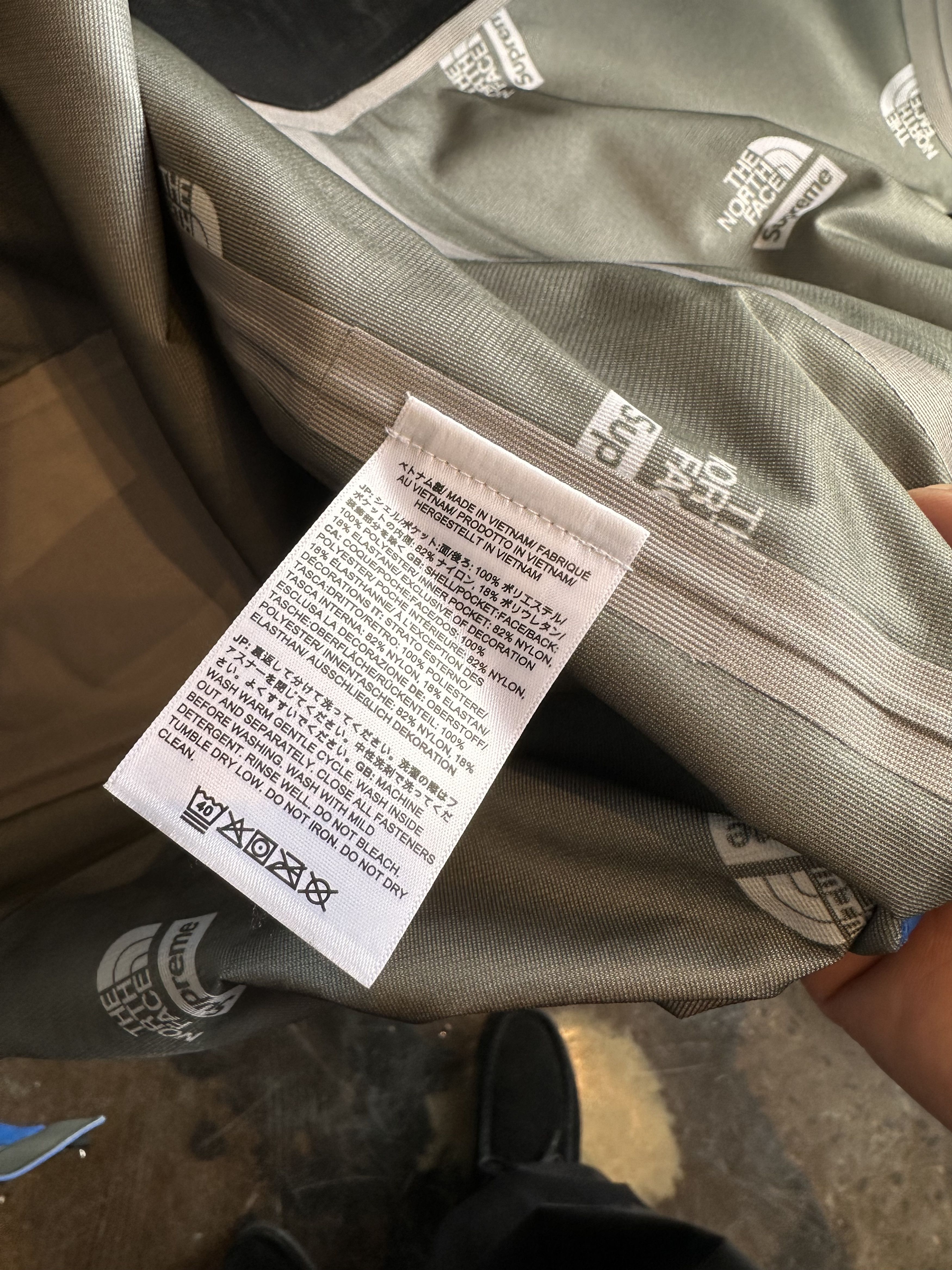 Supreme × The North Face SUPREME x THE NORTH FACE Summit Jacket XL Size US XL / EU 56 / 4 - 7 Thumbnail
