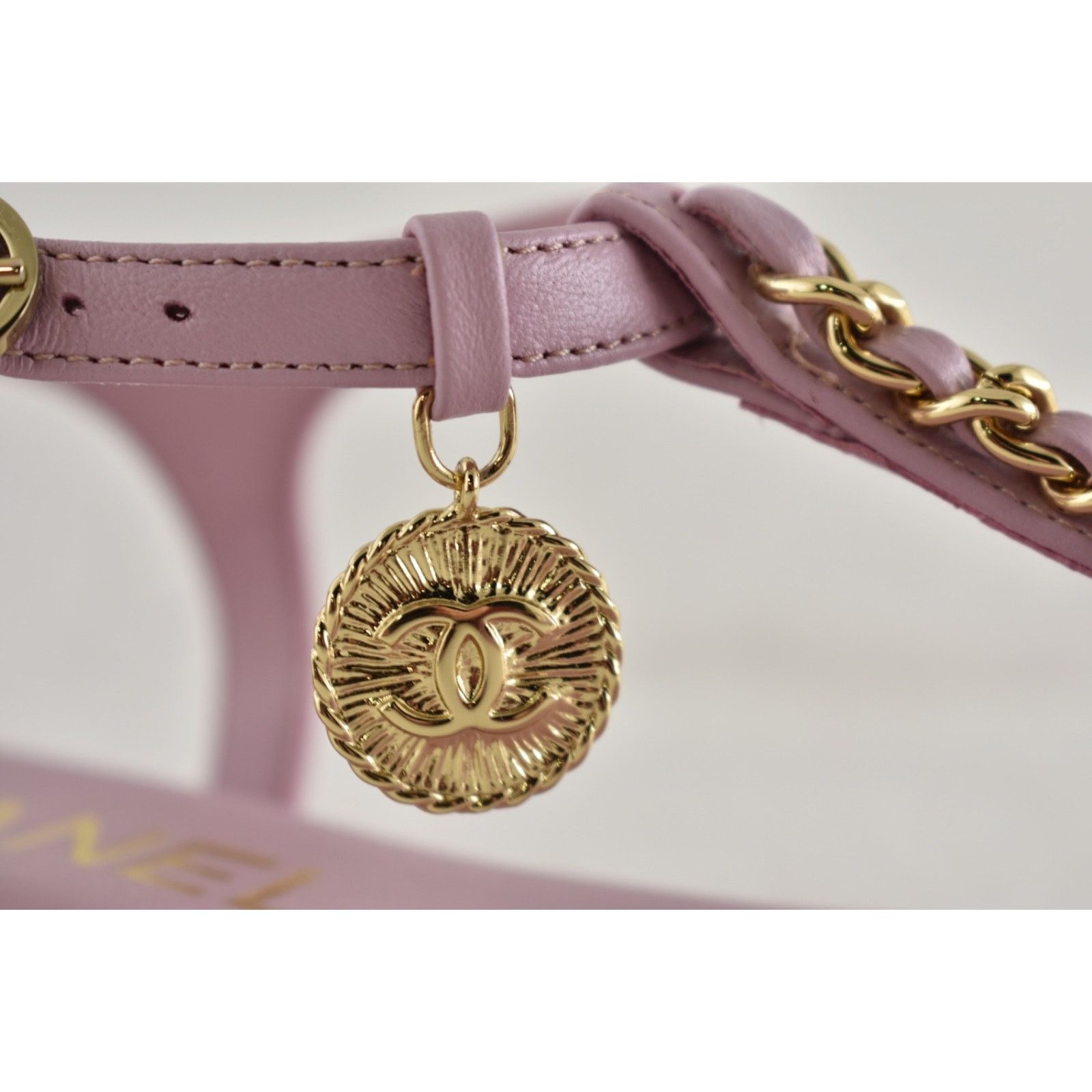 Chanel Chanel Lilac Pink Gold Chain Flat Thong Sandal 39.5 Size US 9.5 / IT 39.5 - 5 Thumbnail