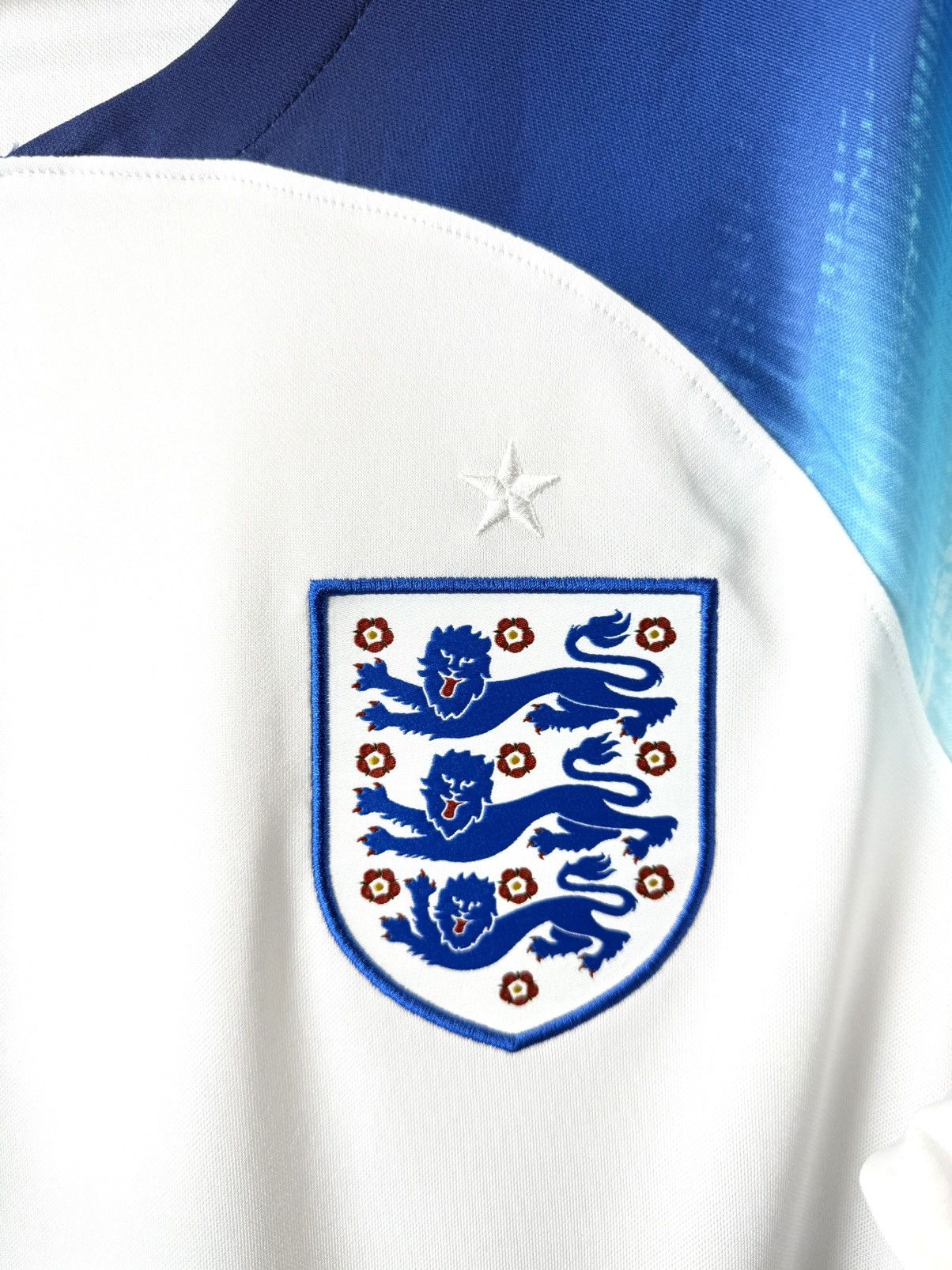 Nike Nike England Soccer Jersey Football T Shirt Size US M / EU 48-50 / 2 - 3 Thumbnail