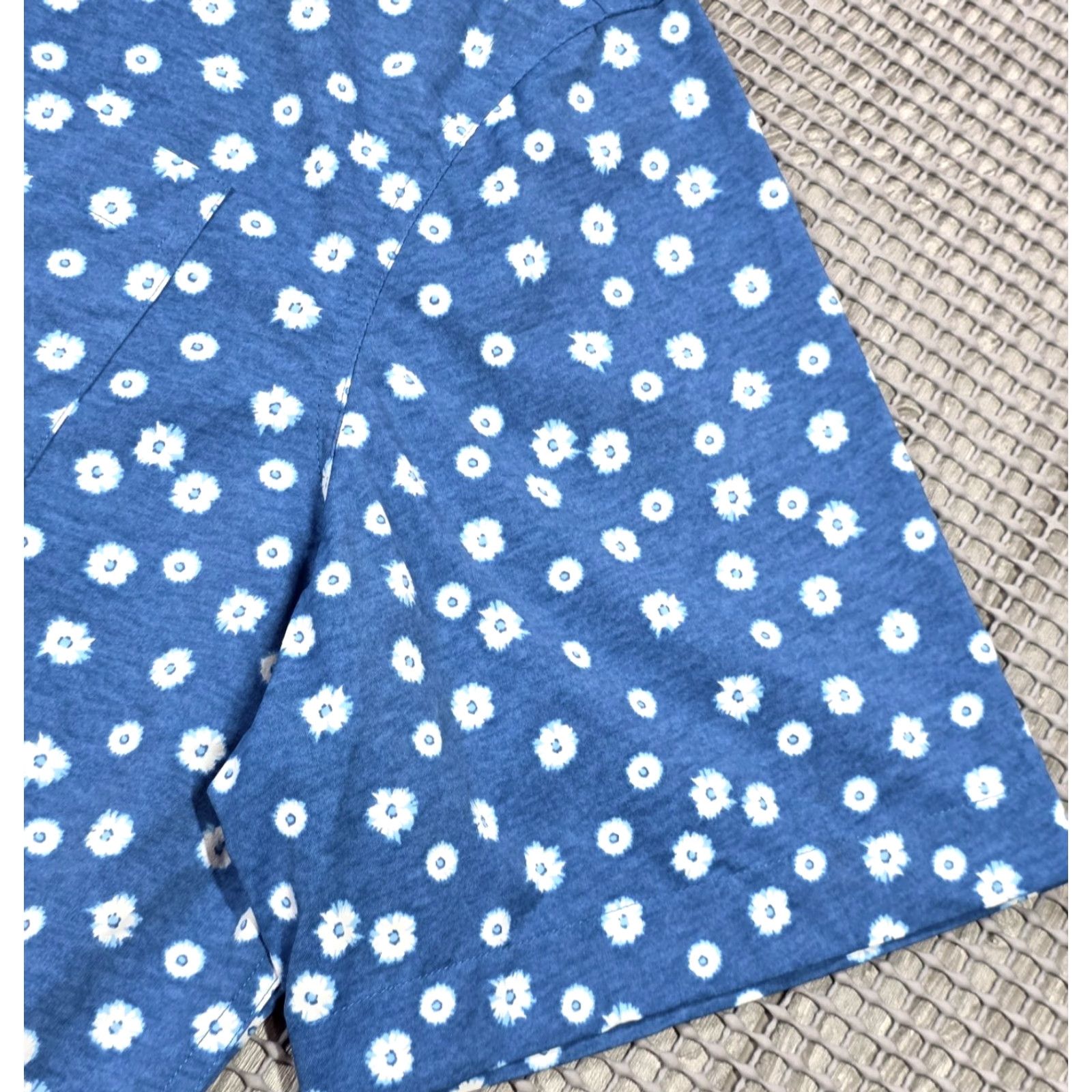 Southern Tide Southern Tide Button-Up Shirt XL Blue Floral Nylon/Spandex Poppin Poppies Sport Shirt Men Regular Lightweight (2010s) Size US XL / EU 56 / 4 - 5 Thumbnail
