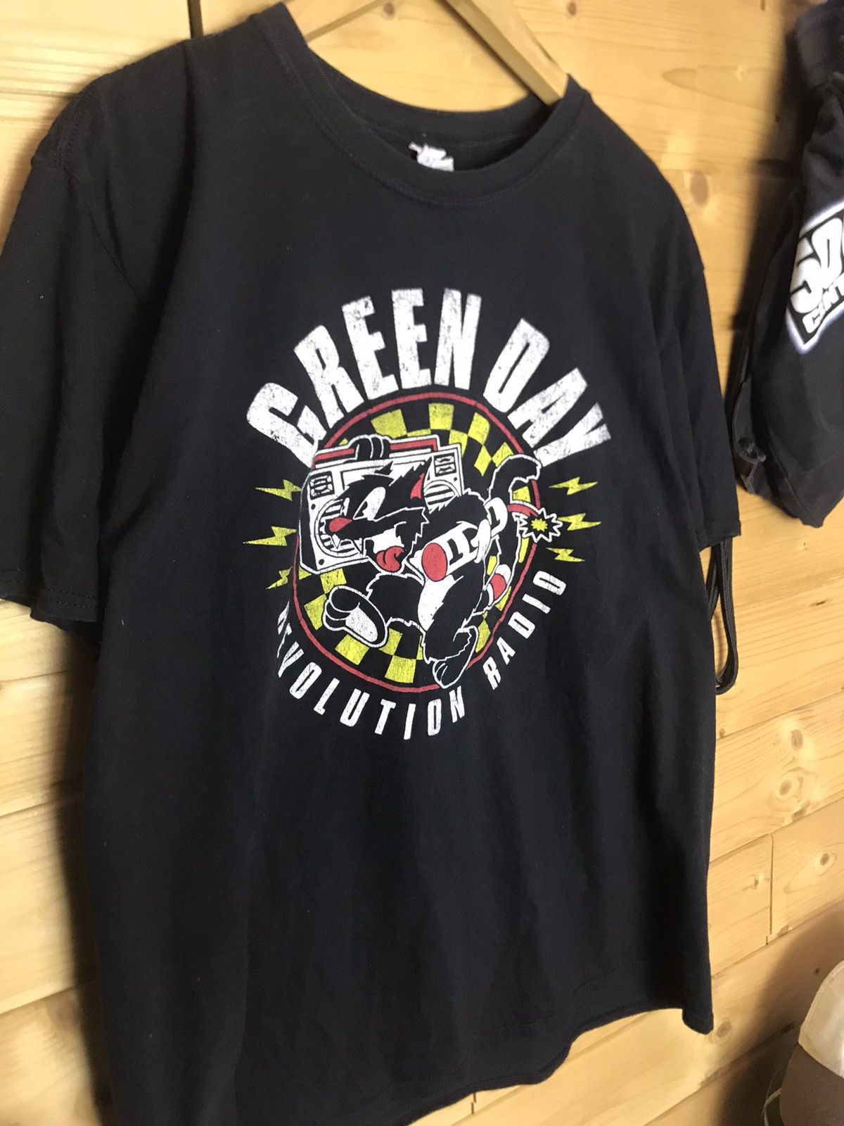 Band Tees Green Day 2017 revolution radio tour t-shirt Size US XL / EU 56 / 4 - 3 Thumbnail