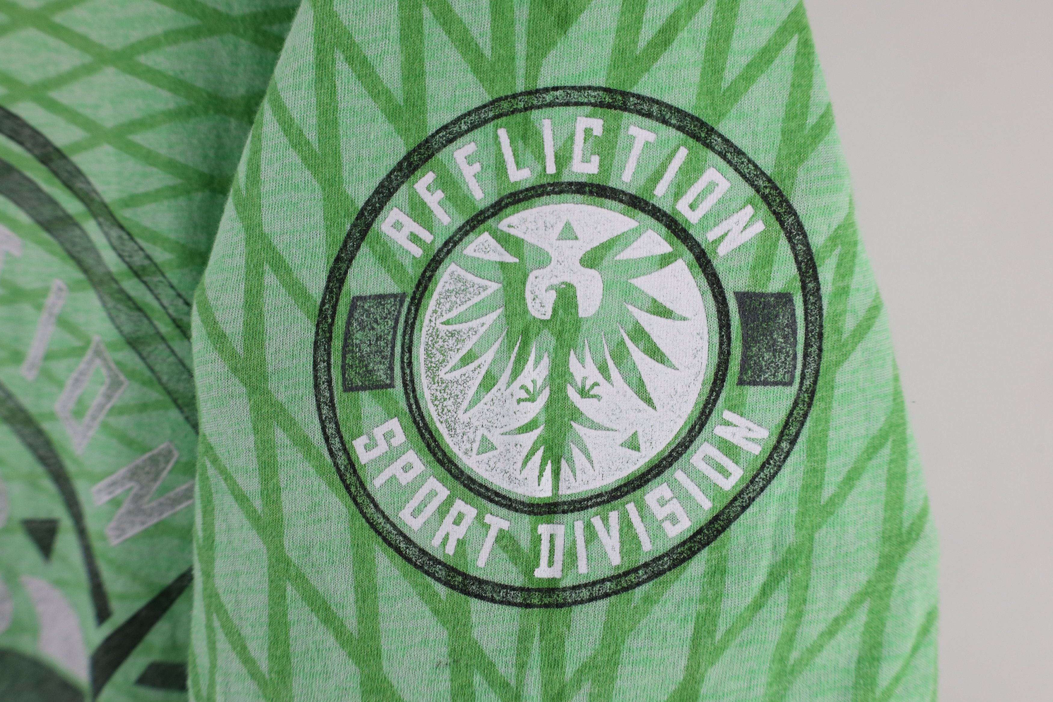 Affliction × Vintage Vintage Affliction de Lis Tribal MMA UFC Fighting T-Shirt Size US XL / EU 56 / 4 - 4 Thumbnail
