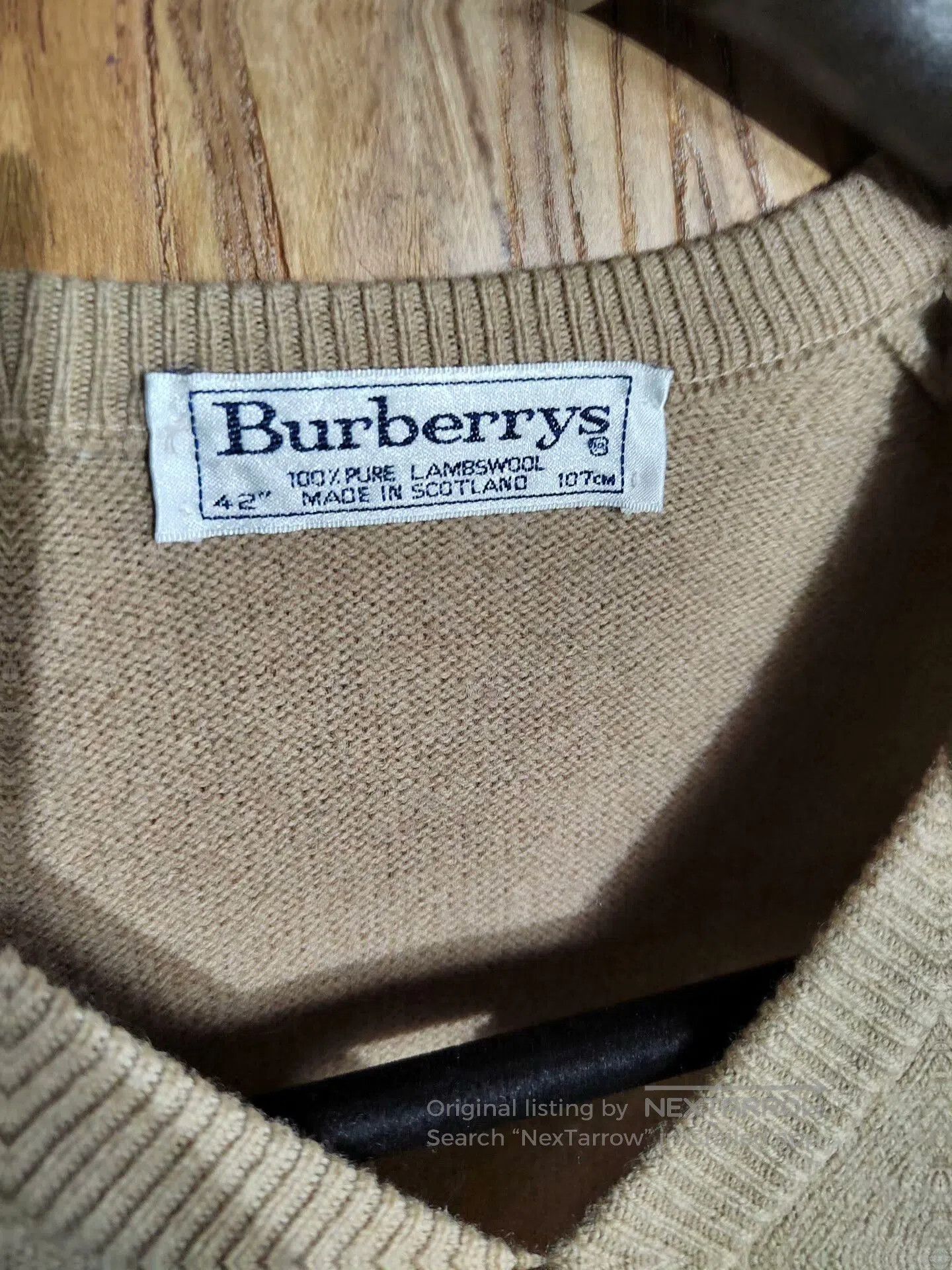 Burberry Burberry V-Neck Sweater Made in Scotland. Size US XS / EU 42 / 0 - 2 Thumbnail